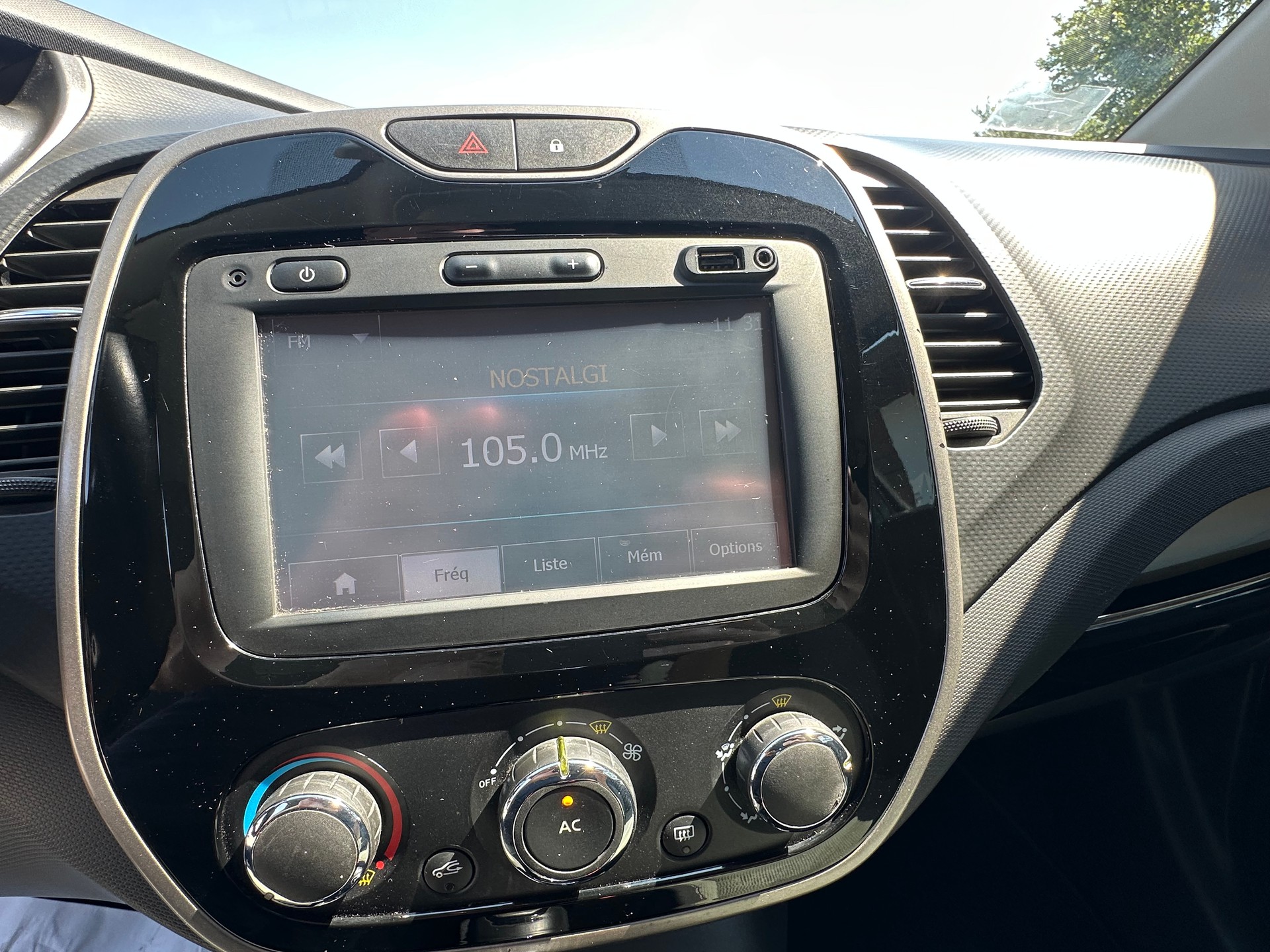 RENAULT Captur 1.2 T 16V Dynamique EDC-image-20