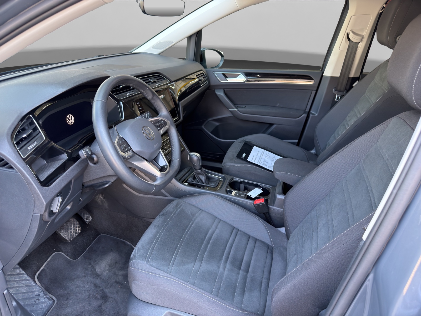 VW Touran 1.5 TSI Highline DSG-image-5