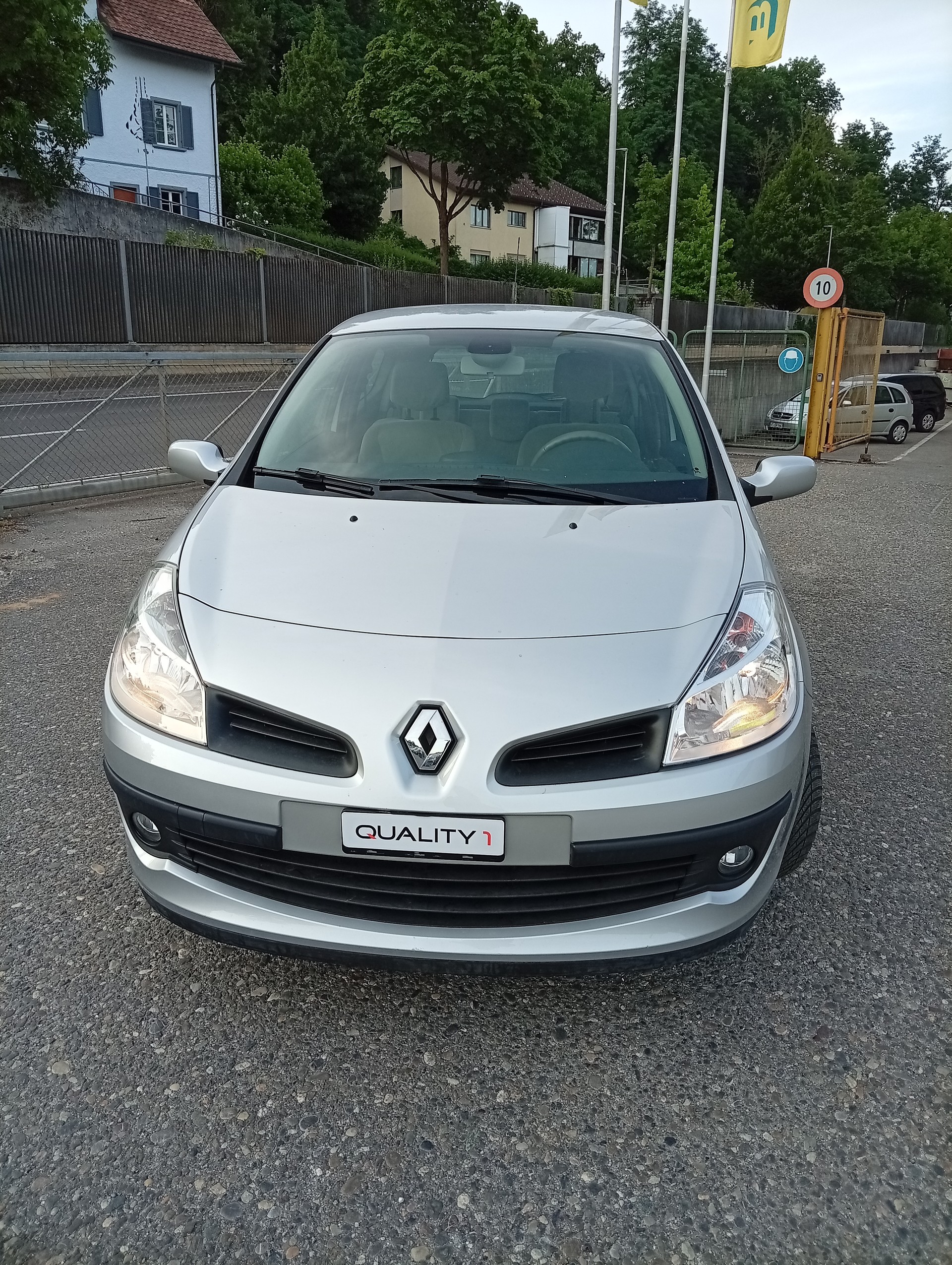 RENAULT Clio 1.6 16V Privilège-image-0