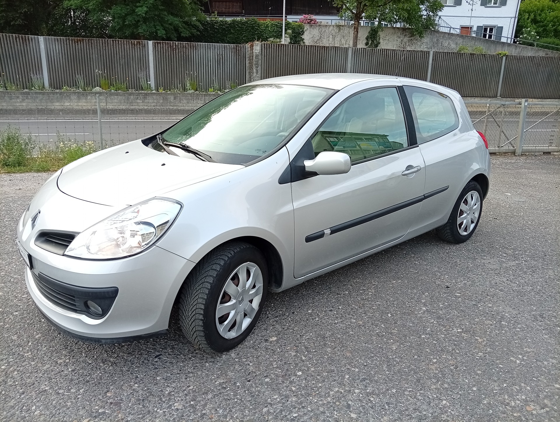 RENAULT Clio 1.6 16V Privilège-image-8