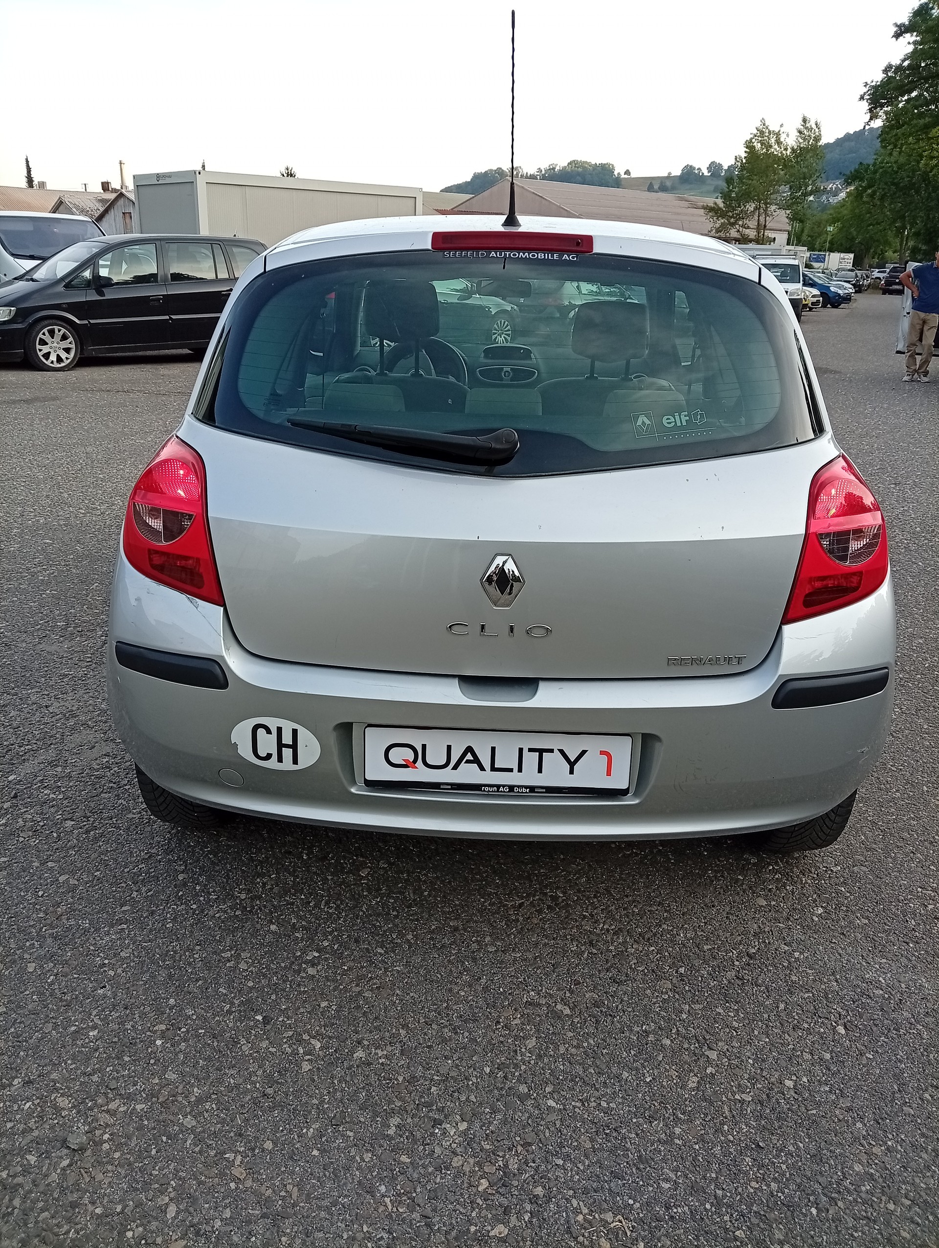 RENAULT Clio 1.6 16V Privilège-image-5
