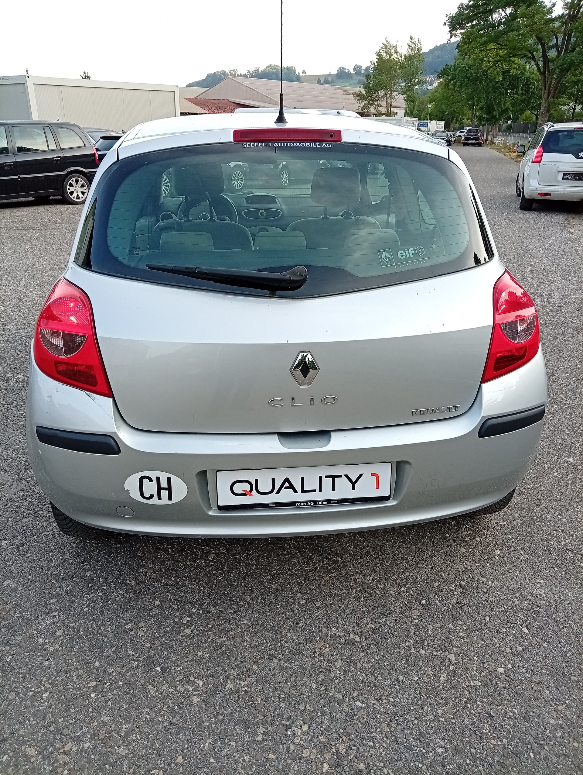 RENAULT Clio 1.6 16V Privilège-image-6
