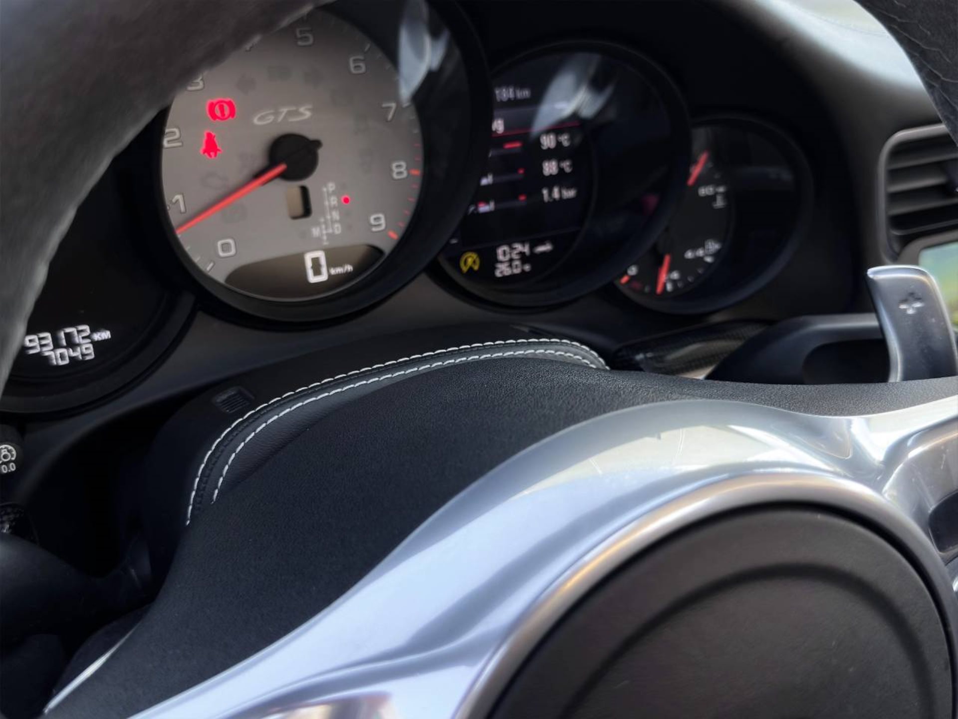 PORSCHE 911 Carrera GTS Cabriolet-image-19