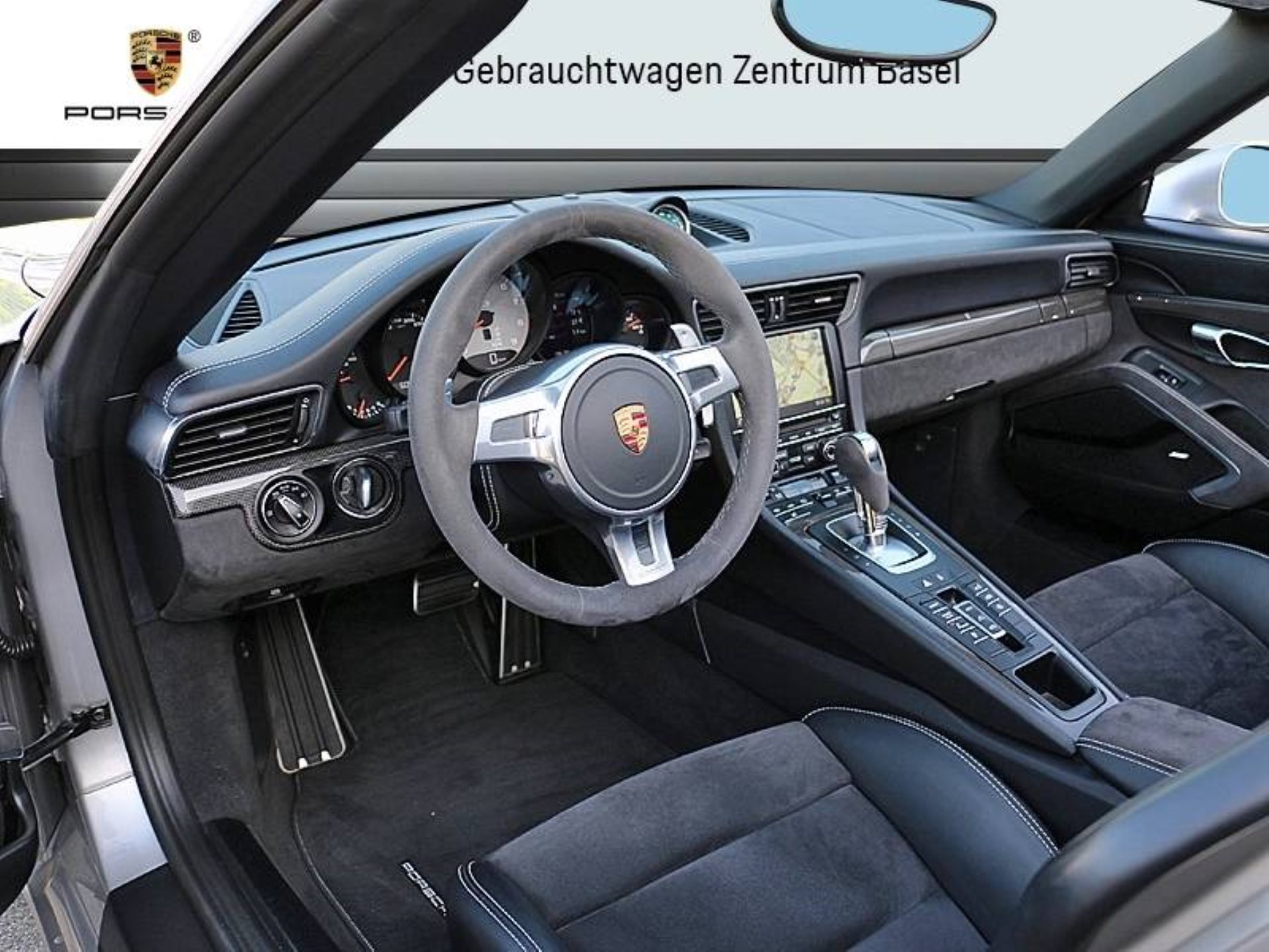 PORSCHE 911 Carrera GTS Cabriolet-image-3