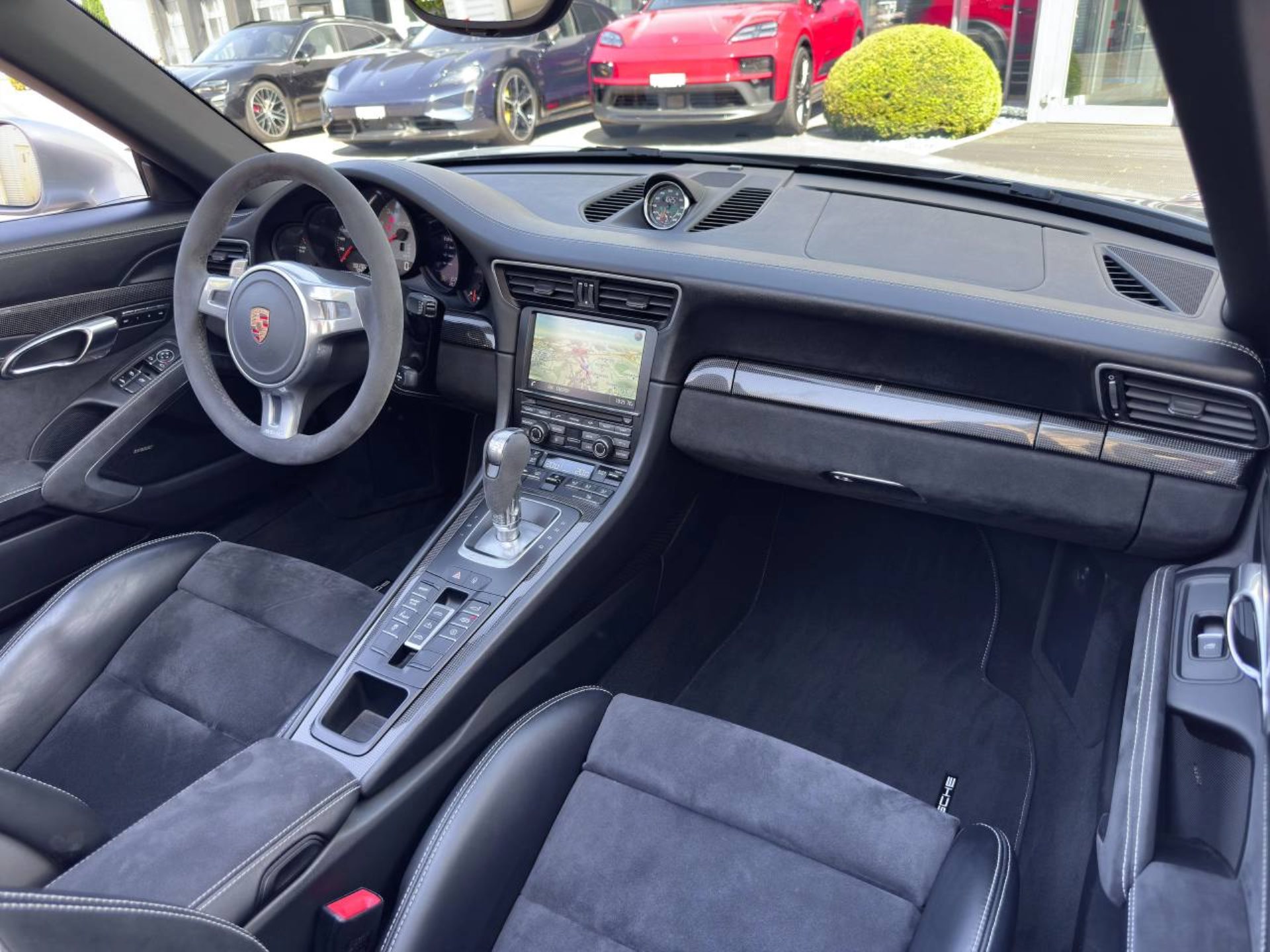 PORSCHE 911 Carrera GTS Cabriolet-image-21