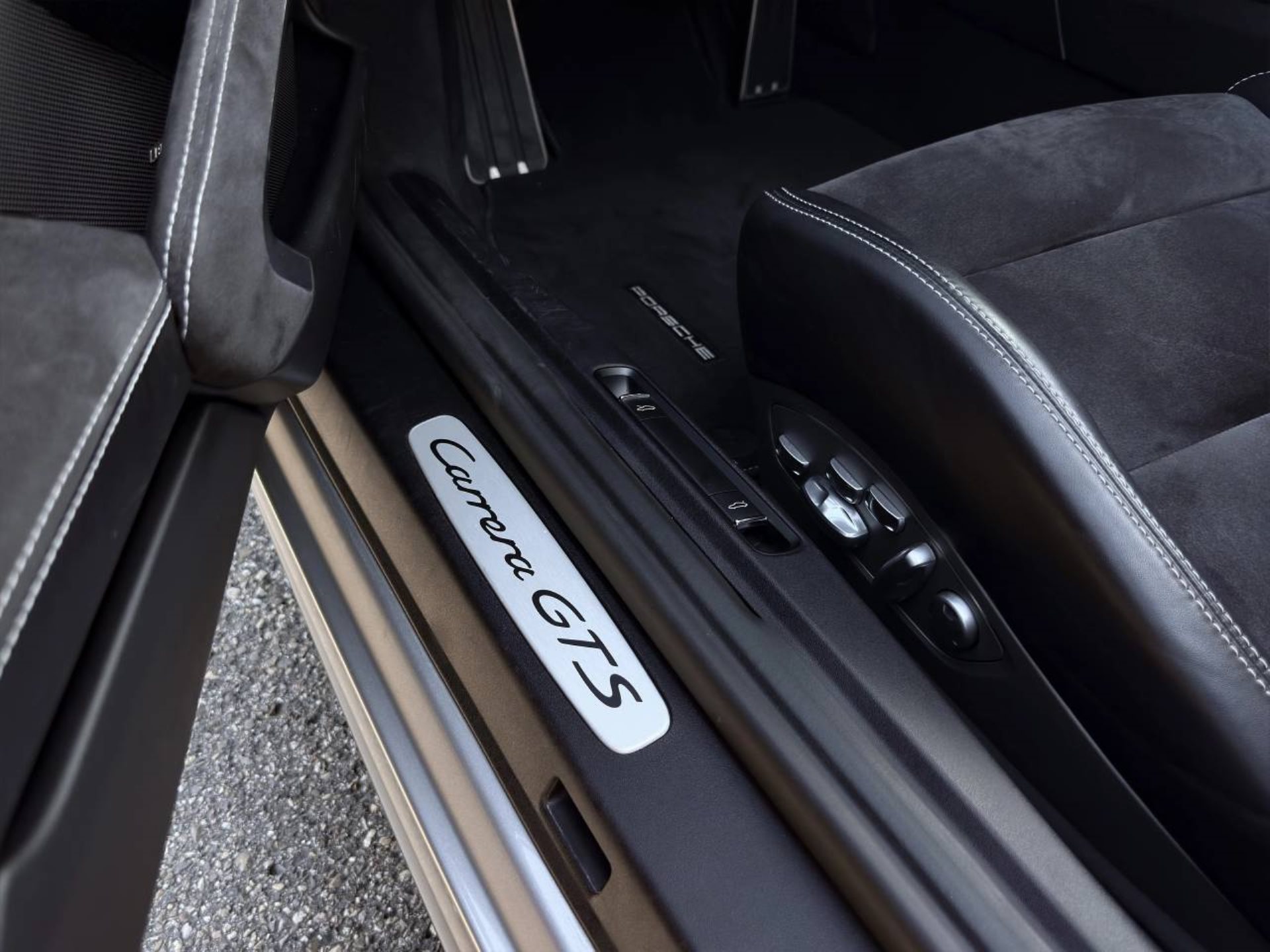 PORSCHE 911 Carrera GTS Cabriolet-image-30