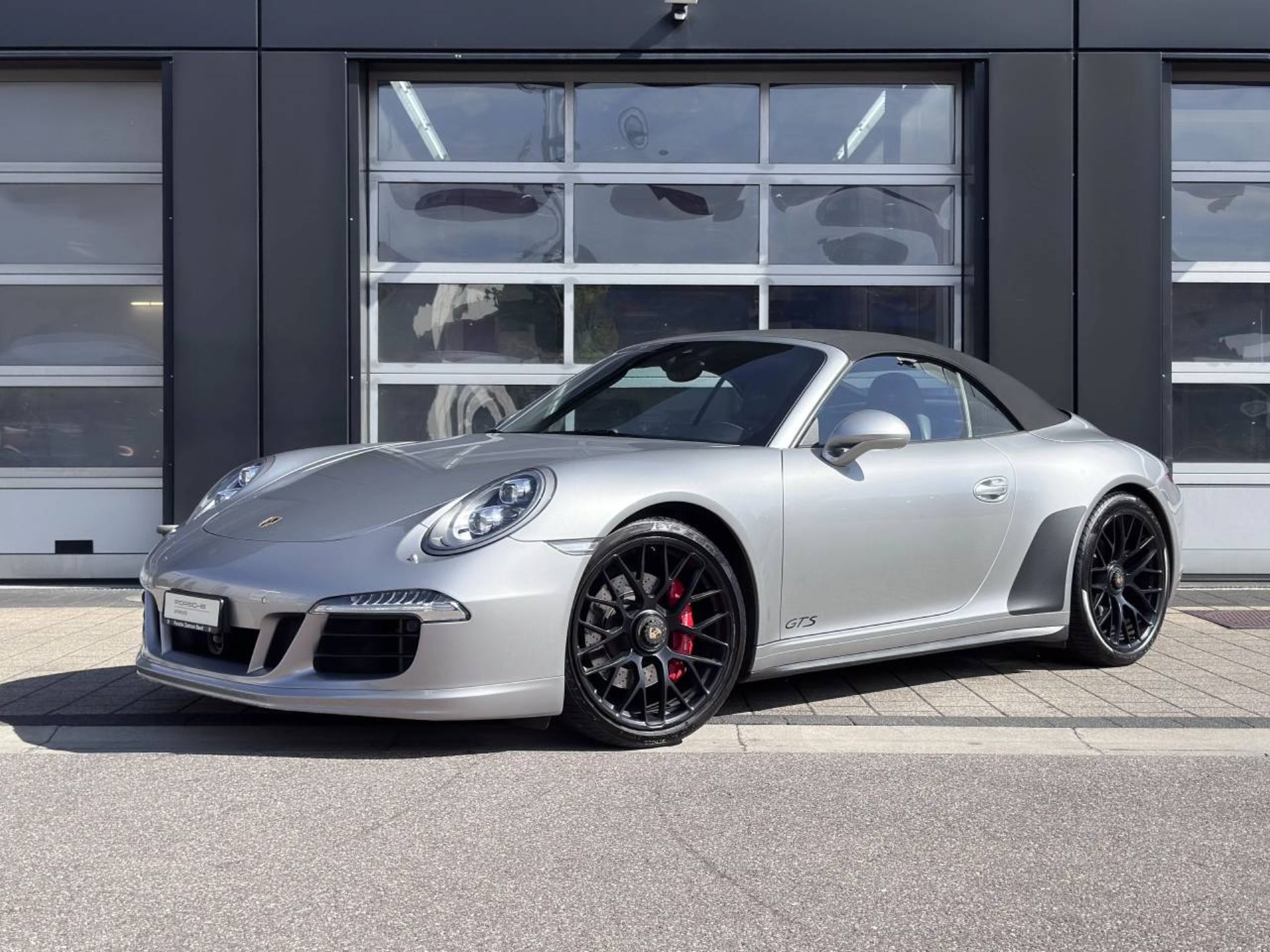 PORSCHE 911 Carrera GTS Cabriolet-image-12