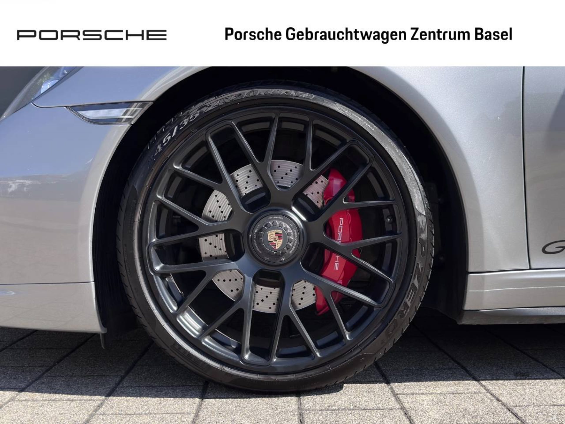 PORSCHE 911 Carrera GTS Cabriolet-image-5