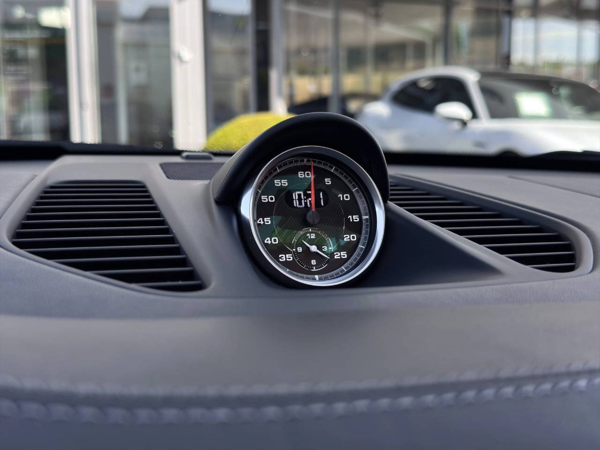 PORSCHE 911 Carrera GTS Cabriolet-image-28