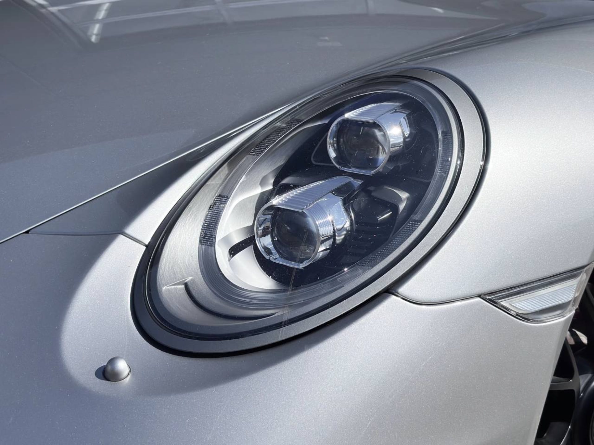 PORSCHE 911 Carrera GTS Cabriolet-image-16
