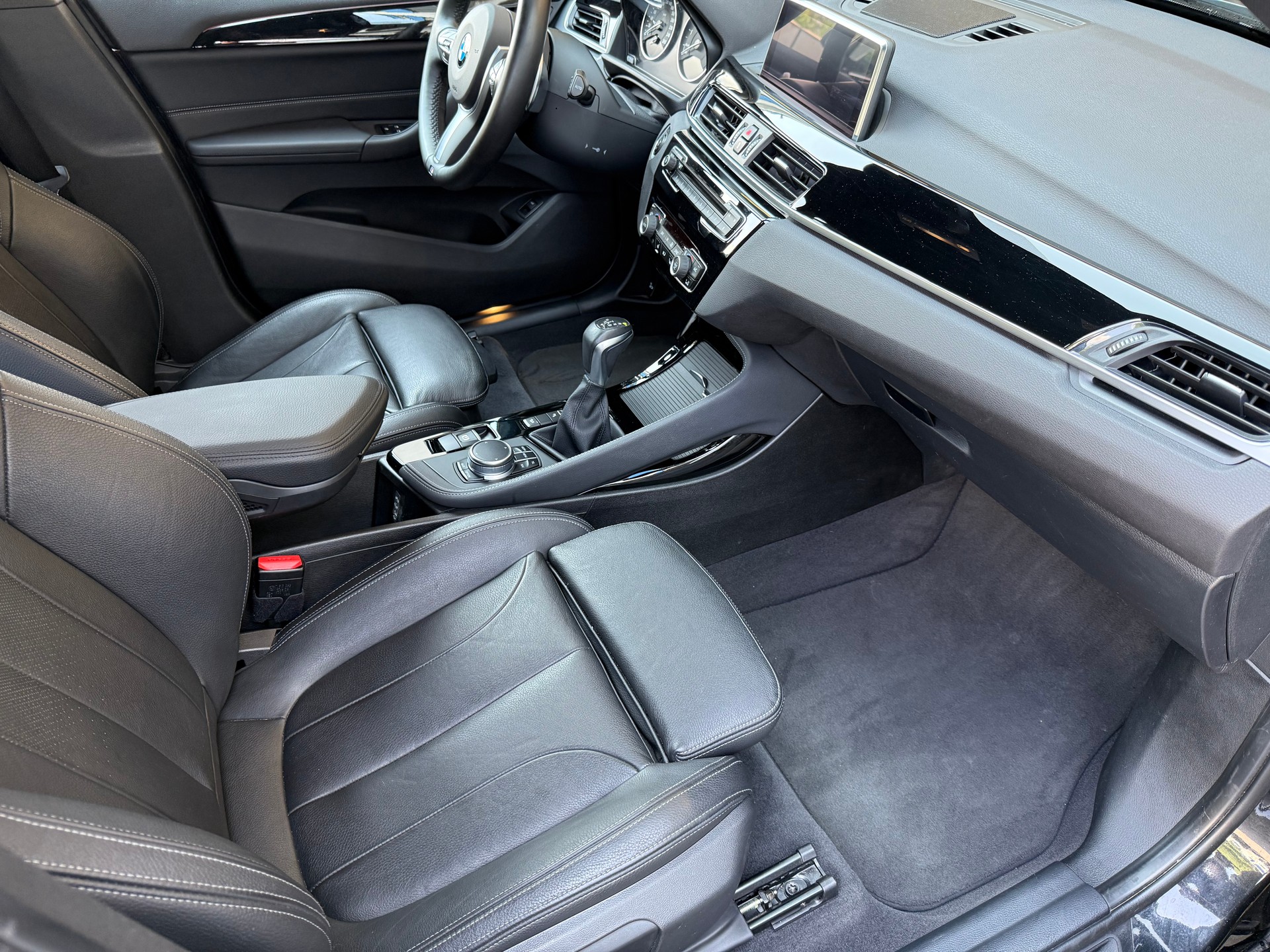 BMW X1 xDrive 25i M Sport Steptronic-image-11