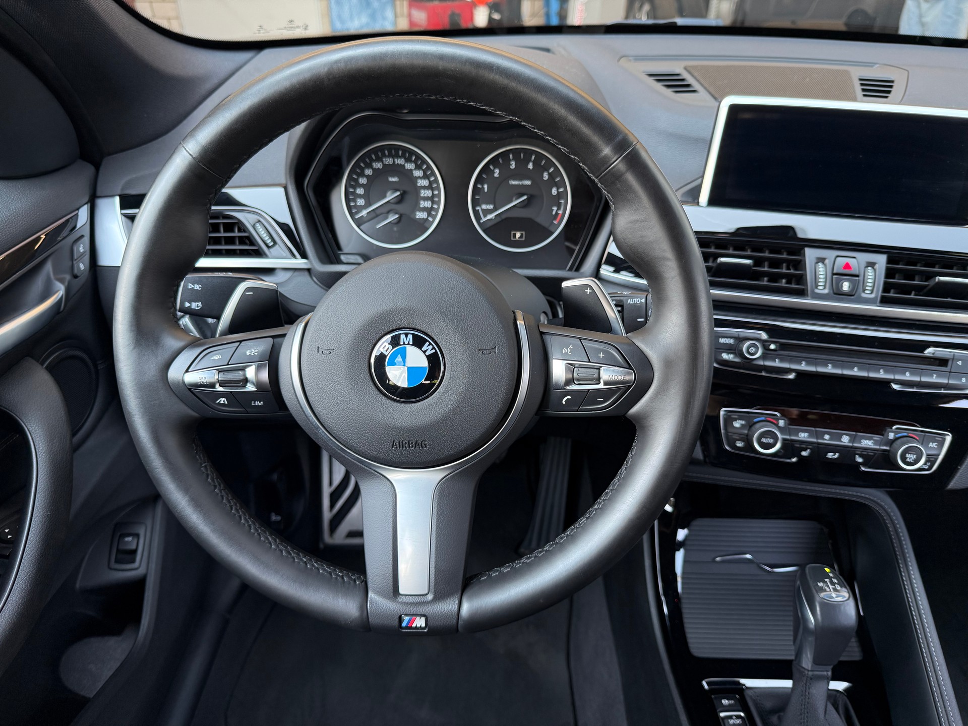 BMW X1 xDrive 25i M Sport Steptronic-image-14
