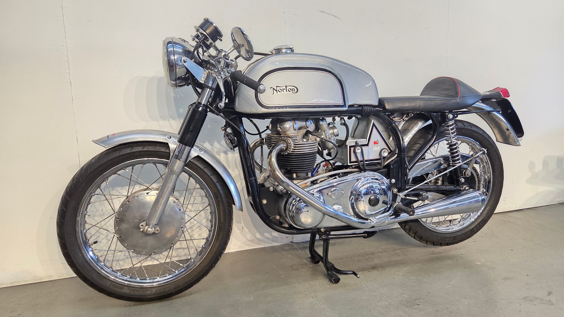 NORTON Atlas 750-showroom-element-3