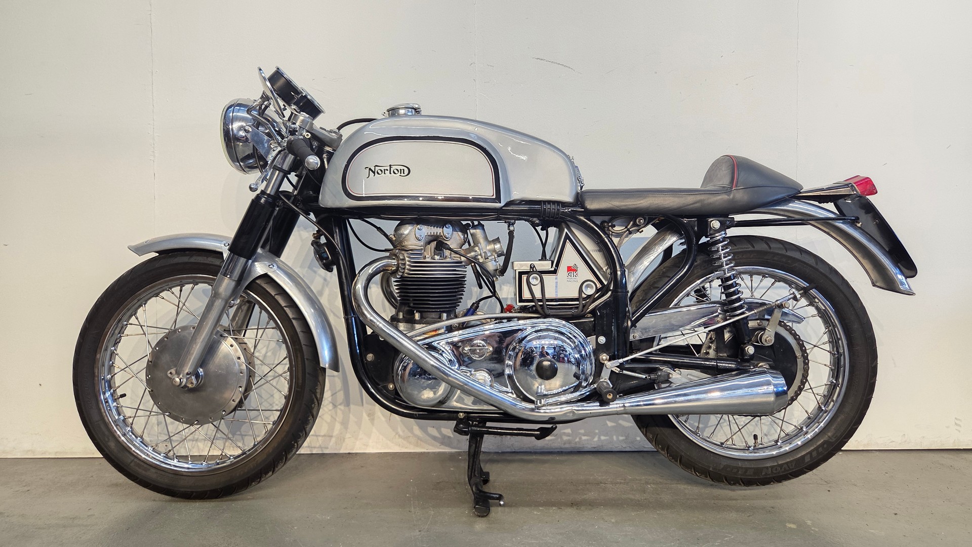 NORTON Atlas 750-showroom-element-1