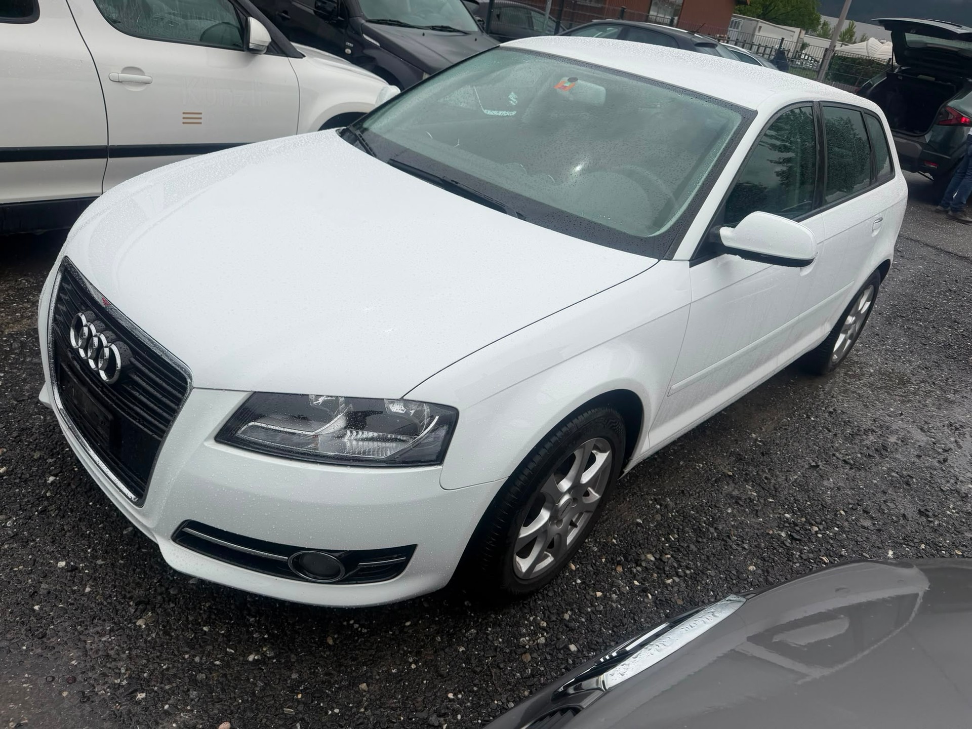 AUDI A3 Sportback 1.2 TFSI Attraction-image-9