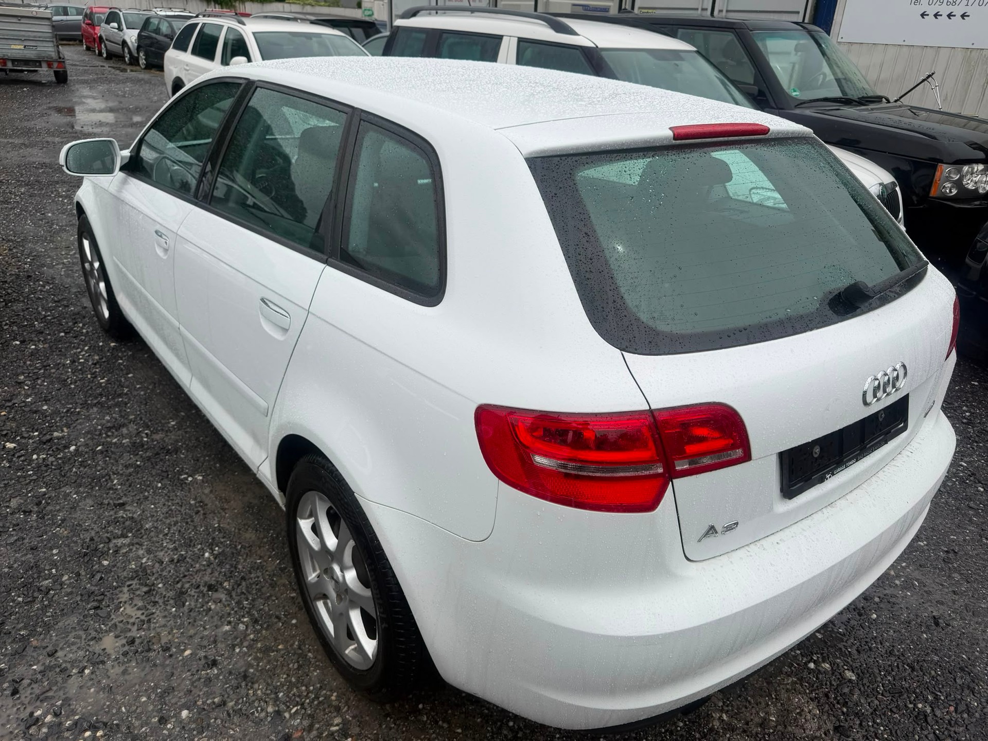 AUDI A3 Sportback 1.2 TFSI Attraction-image-8
