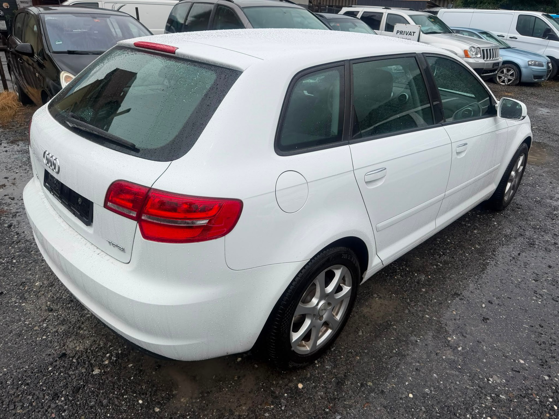 AUDI A3 Sportback 1.2 TFSI Attraction-image-2