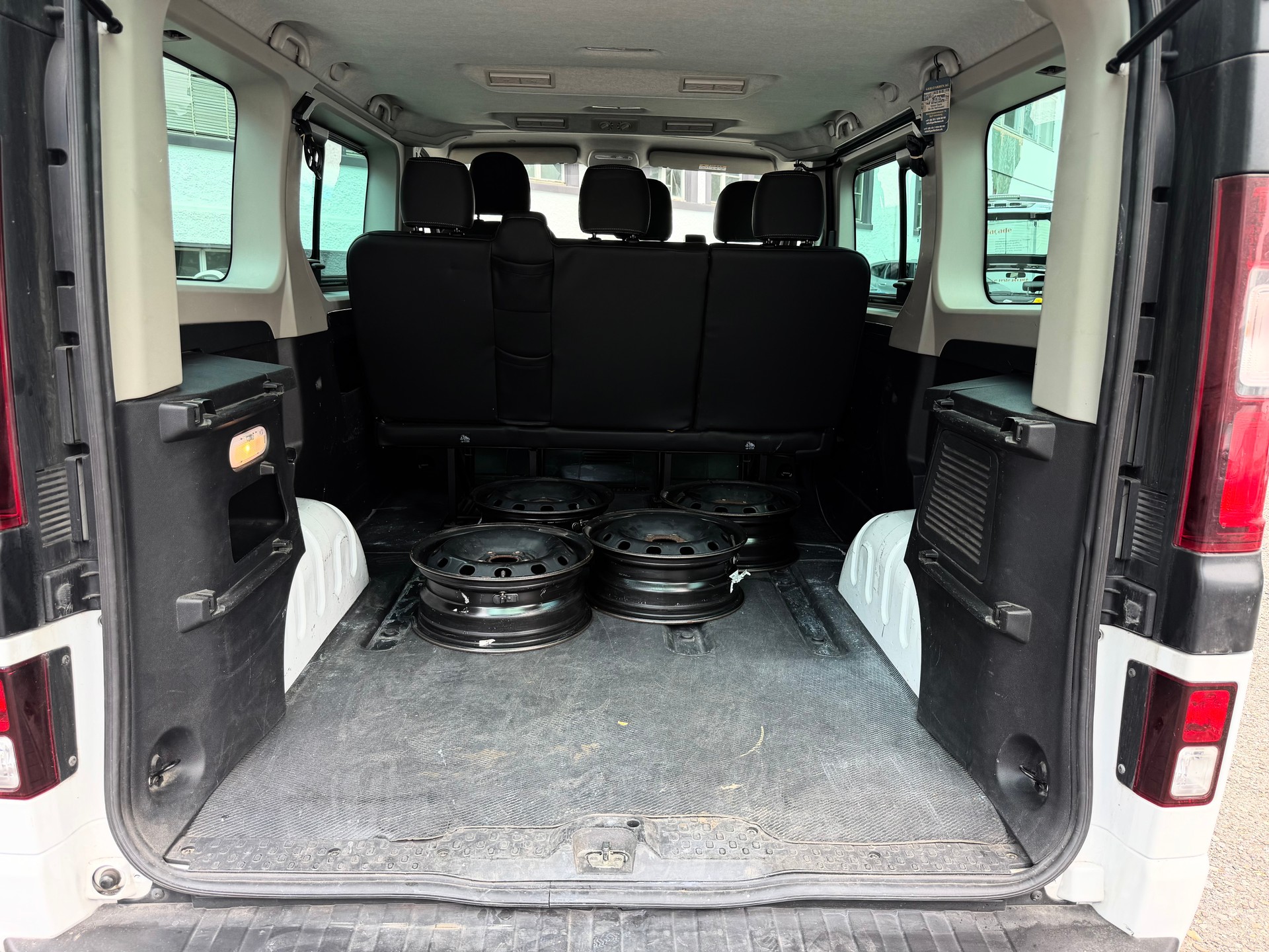 OPEL Vivaro 1.6CDTI Tourer 2.7t L2H1-image-12