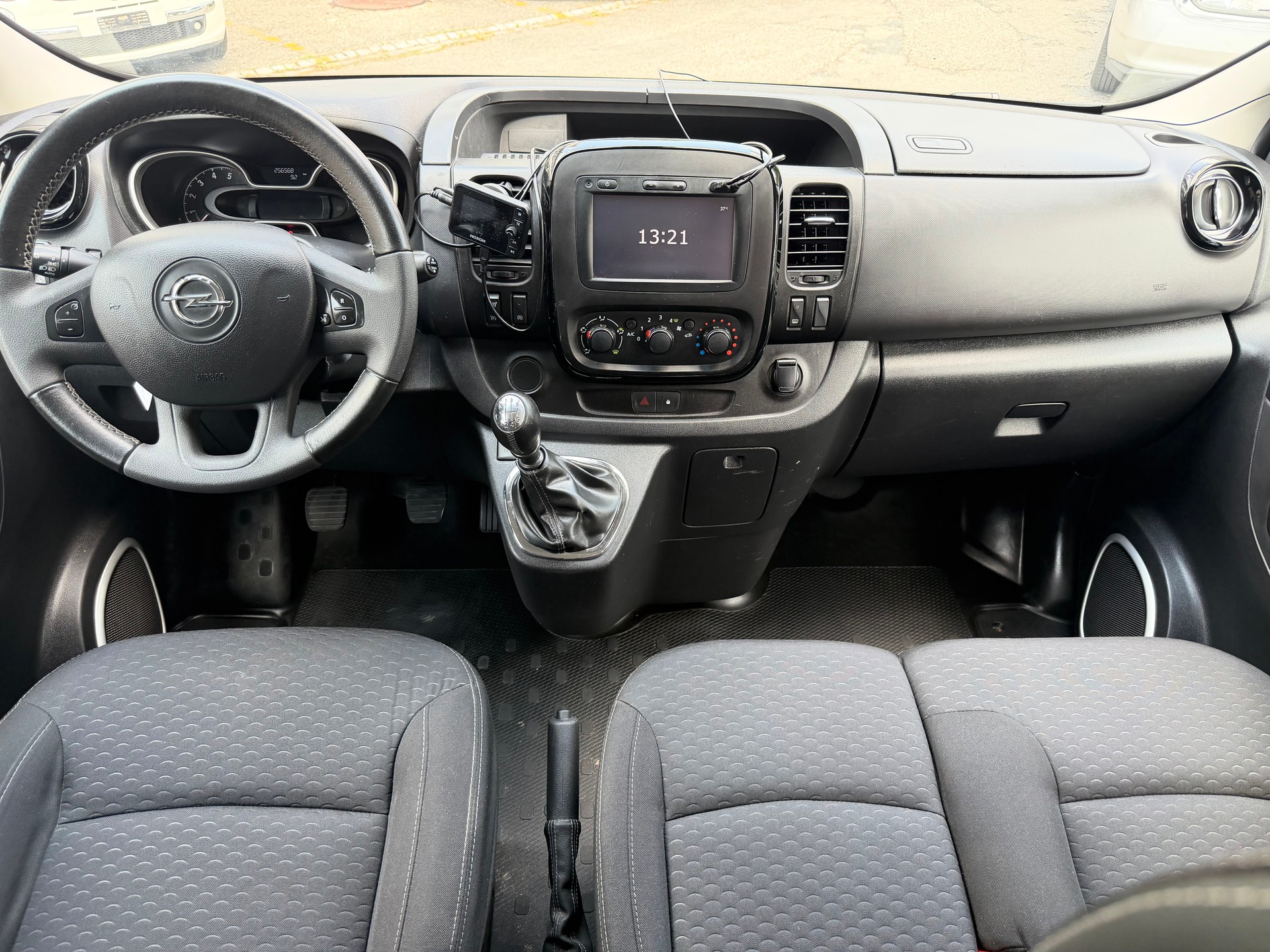 OPEL Vivaro 1.6CDTI Tourer 2.7t L2H1-image-11