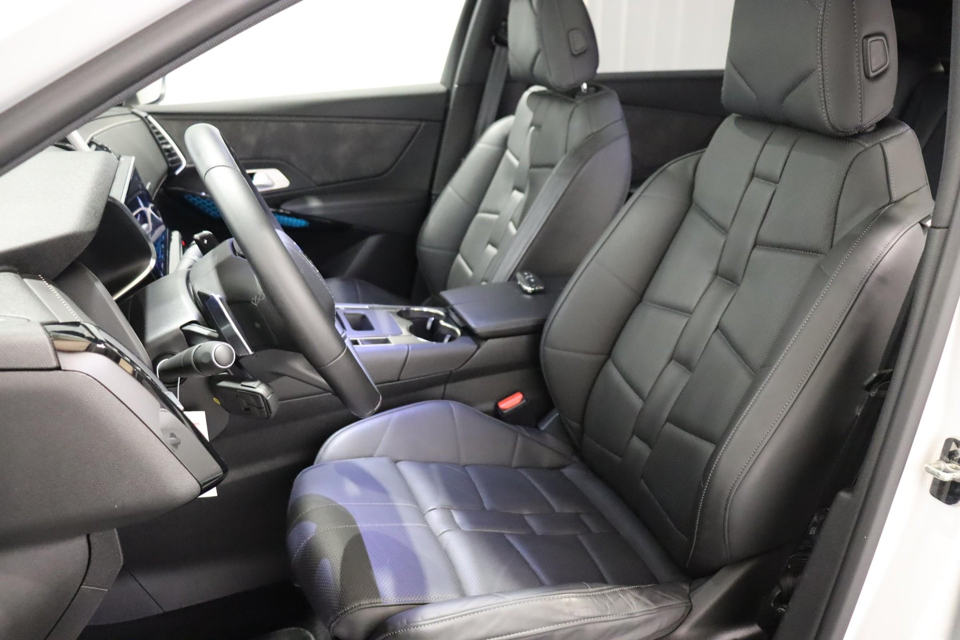 DS AUTOMOBILES 7 Crossback 1.6 E-Tense Be Chic 4x4-image-6