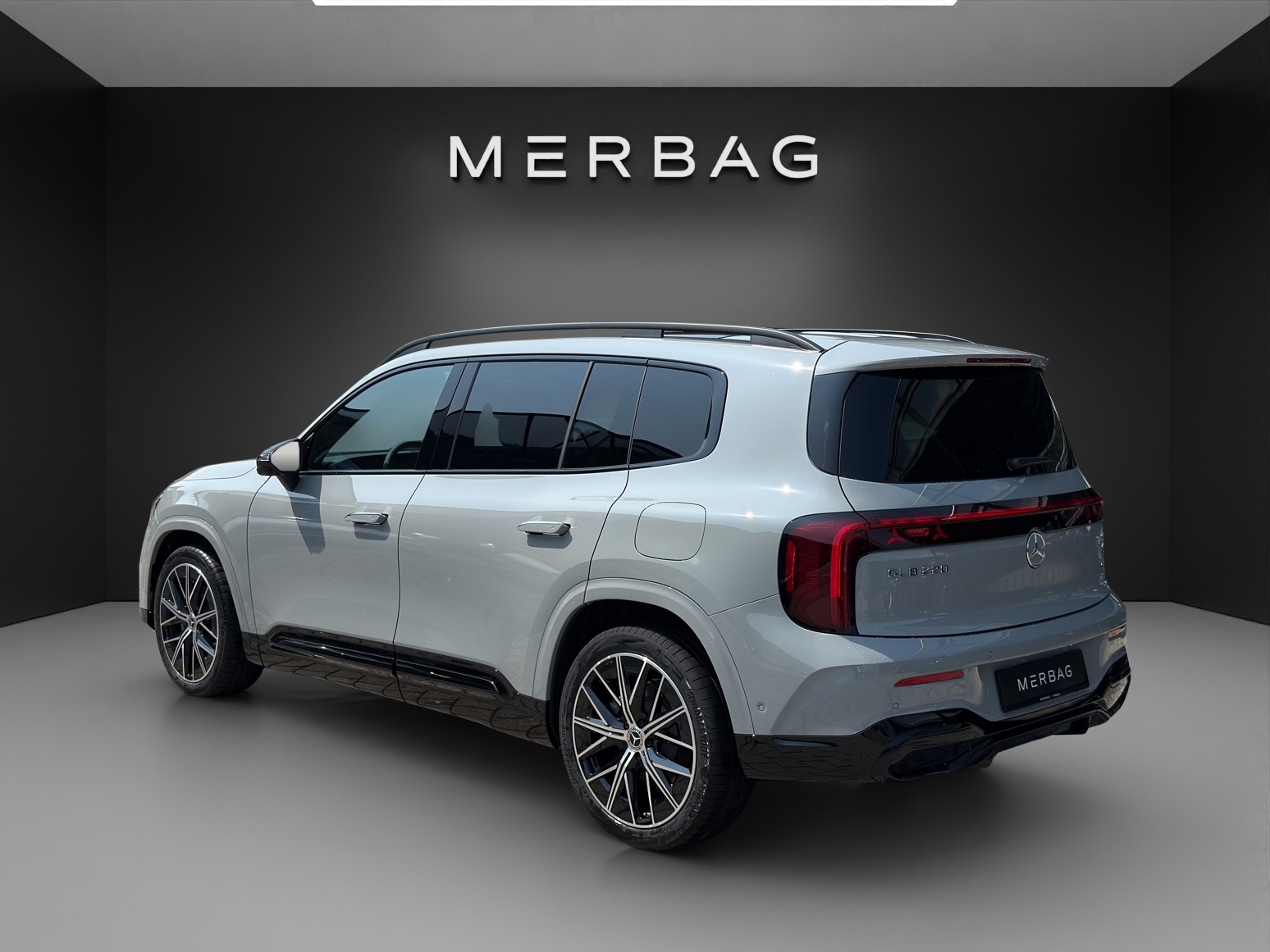 MERCEDES-BENZ GLB 220 4Matic 8G-Tronic-image-2