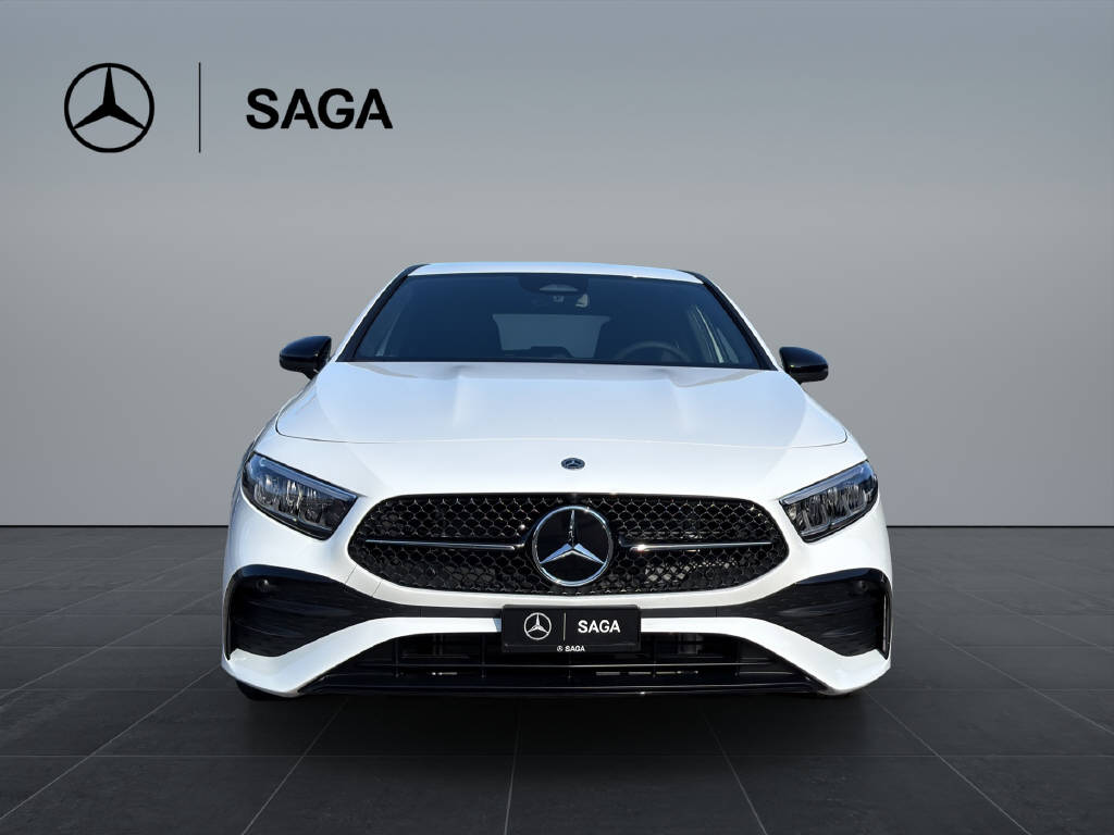MERCEDES-BENZ A 220 4MATIC-showroom-element-1