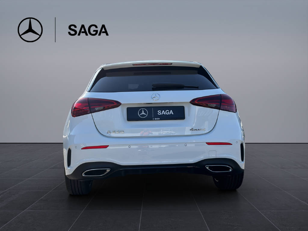 MERCEDES-BENZ A 220 4MATIC-image-4