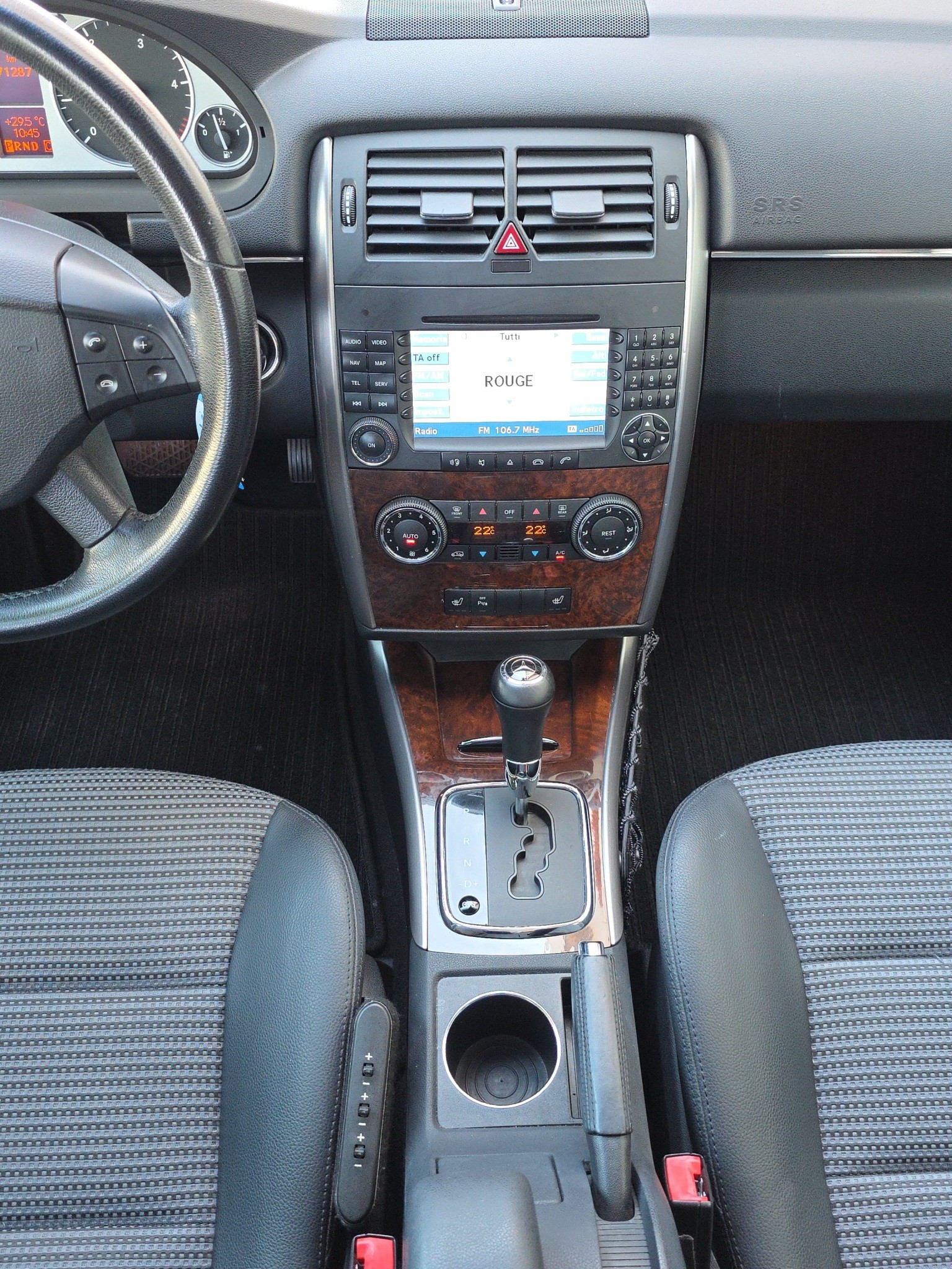 MERCEDES-BENZ B 200 CDI-image-11