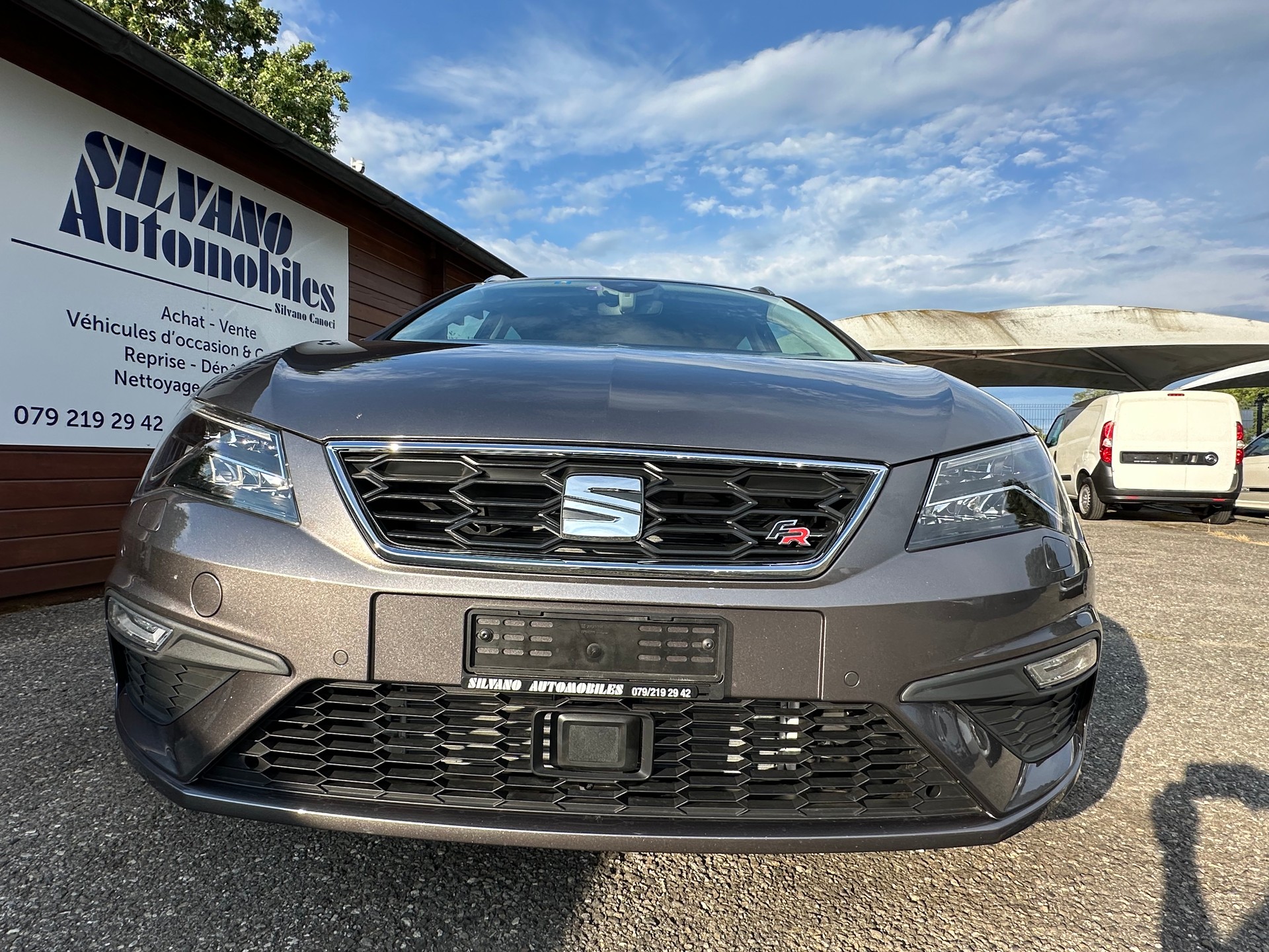 SEAT Leon ST 1.4 TSI FR Line-image-3