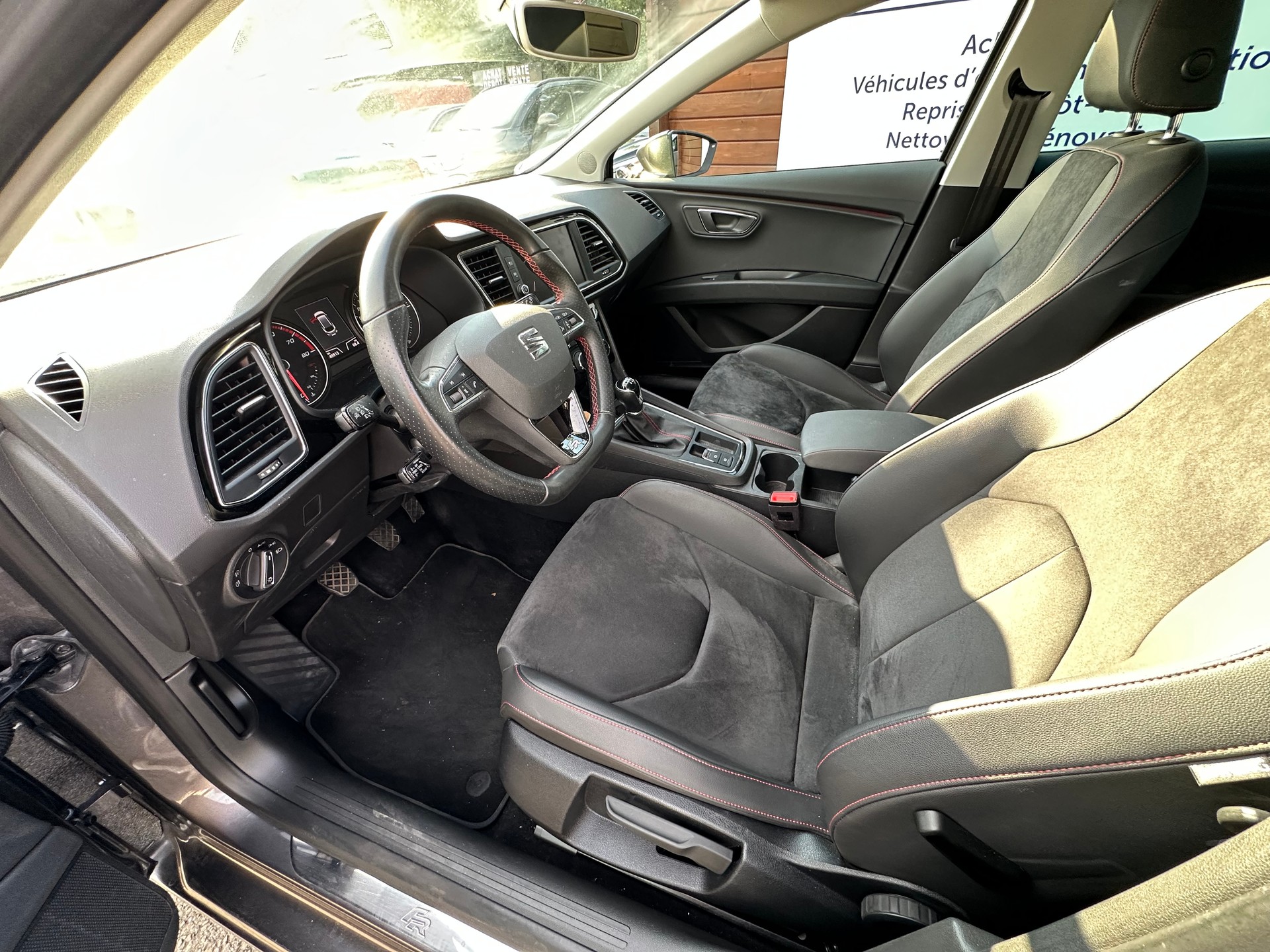 SEAT Leon ST 1.4 TSI FR Line-image-15