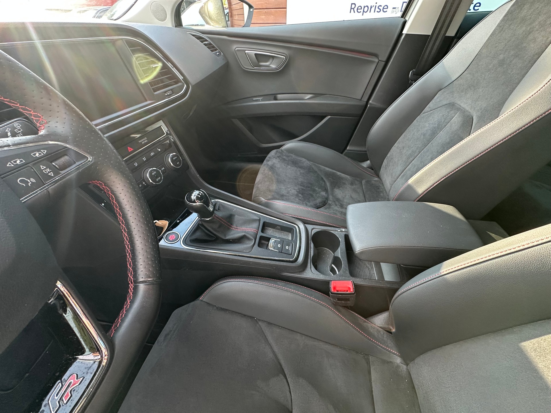 SEAT Leon ST 1.4 TSI FR Line-image-17