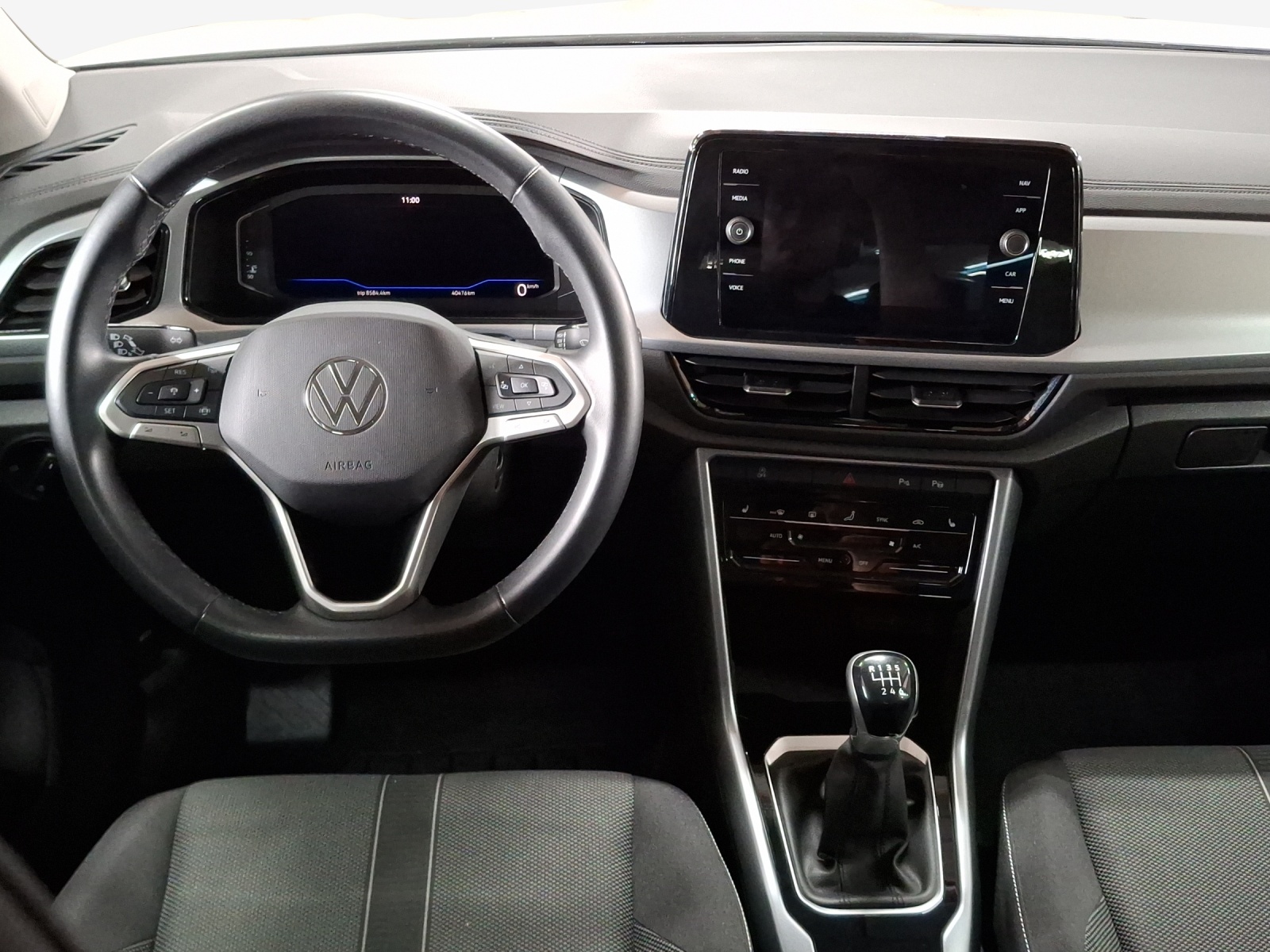 VW T-Roc 1.5 TSI EVO Life-image-8