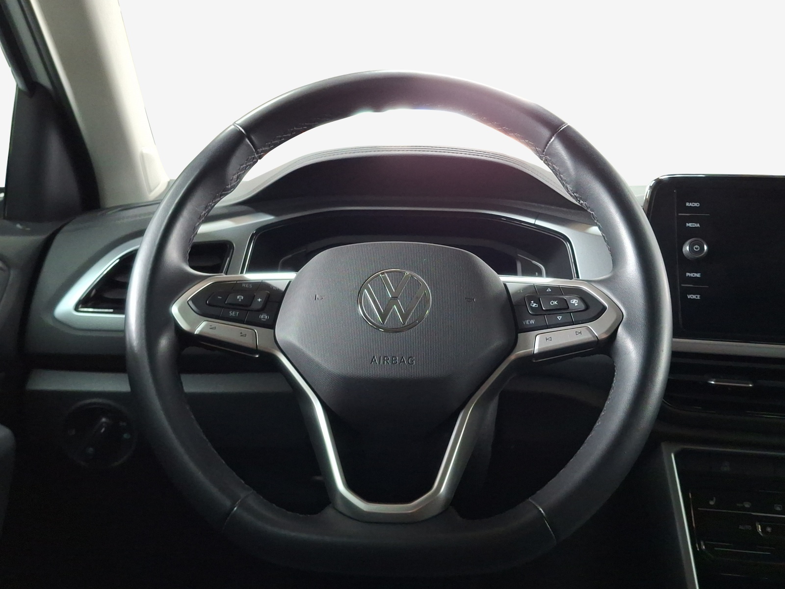 VW T-Roc 1.5 TSI EVO Life-image-9