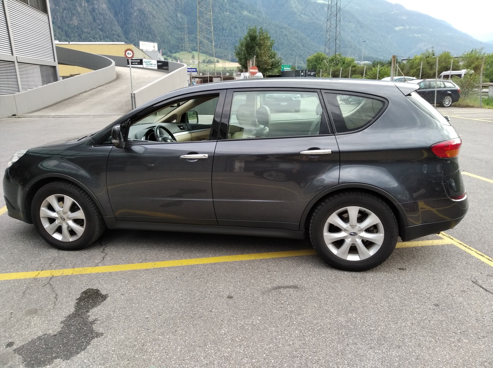 SUBARU Tribeca 3.0 AWD Swiss-image-2