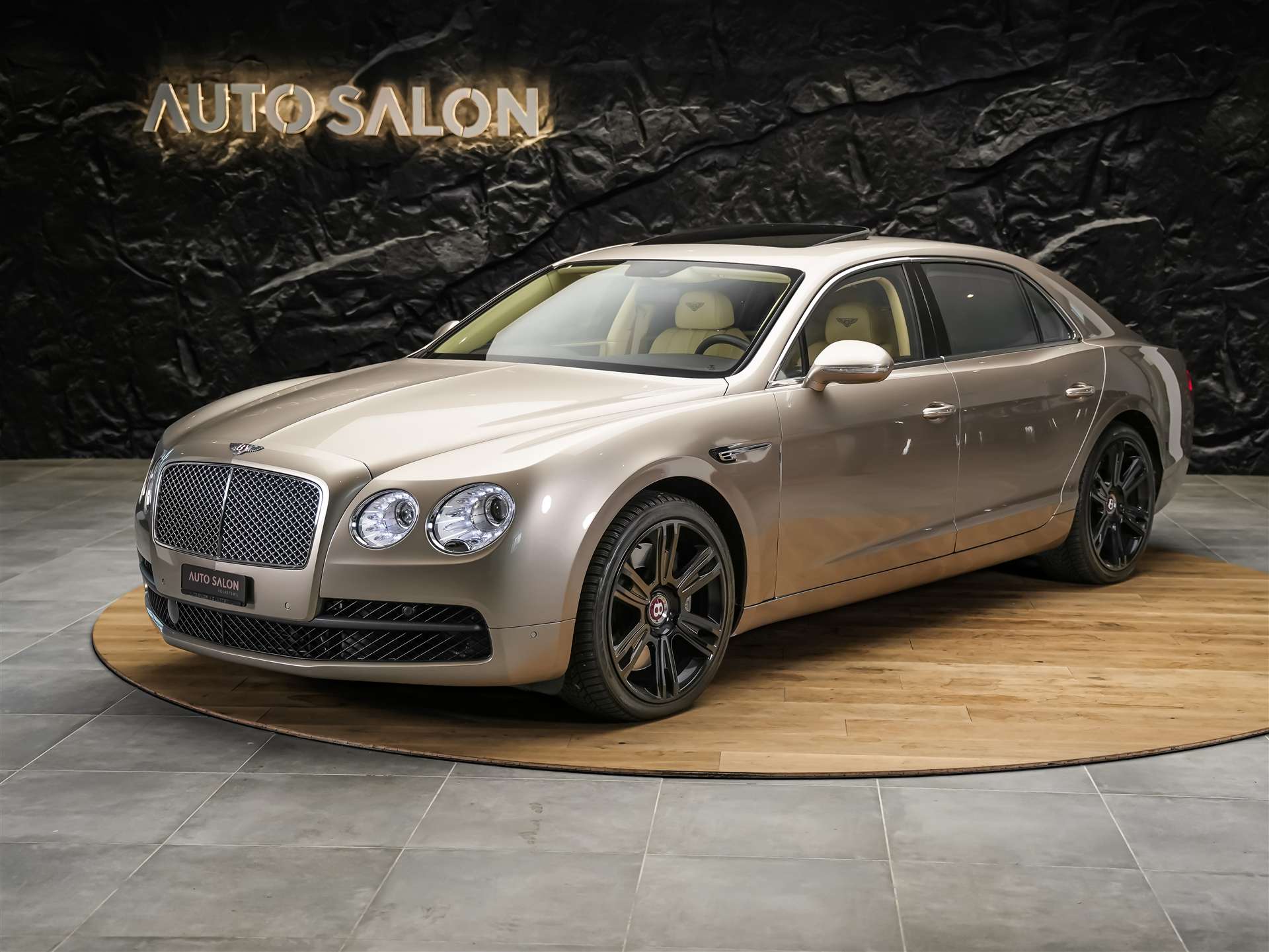 BENTLEY Flying Spur *Panorama*Massage*Sitzlüftung*-image-1