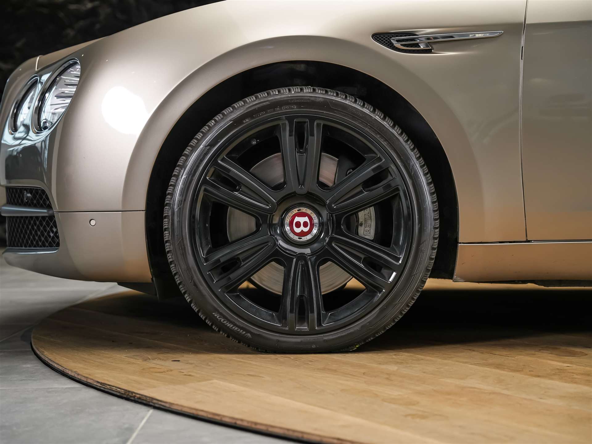BENTLEY Flying Spur *Panorama*Massage*Sitzlüftung*-image-20