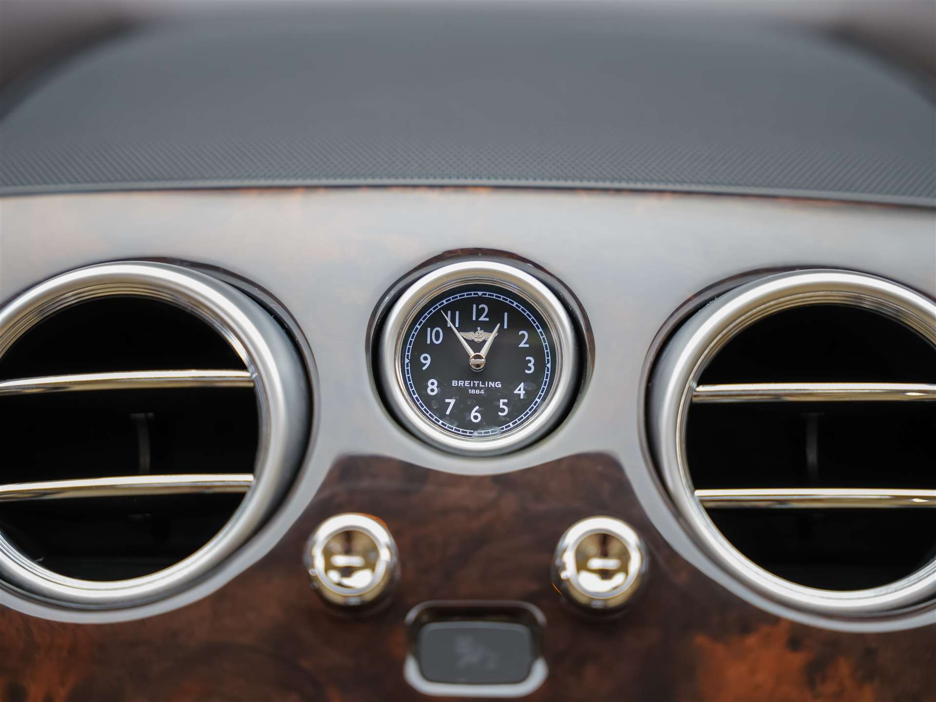 BENTLEY Flying Spur *Panorama*Massage*Sitzlüftung*-image-31