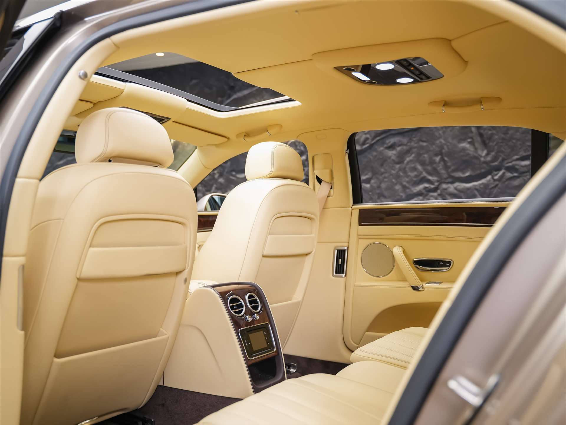 BENTLEY Flying Spur *Panorama*Massage*Sitzlüftung*-image-13