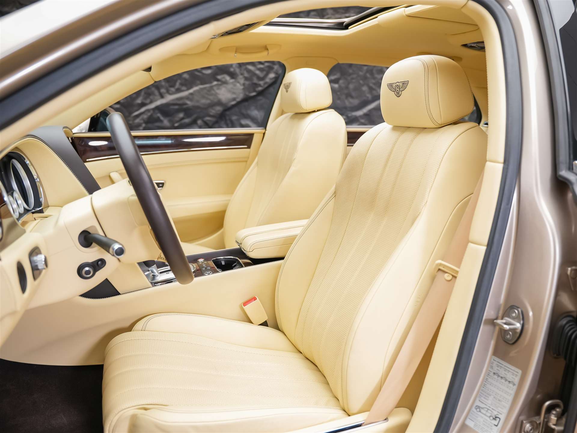 BENTLEY Flying Spur *Panorama*Massage*Sitzlüftung*-image-9