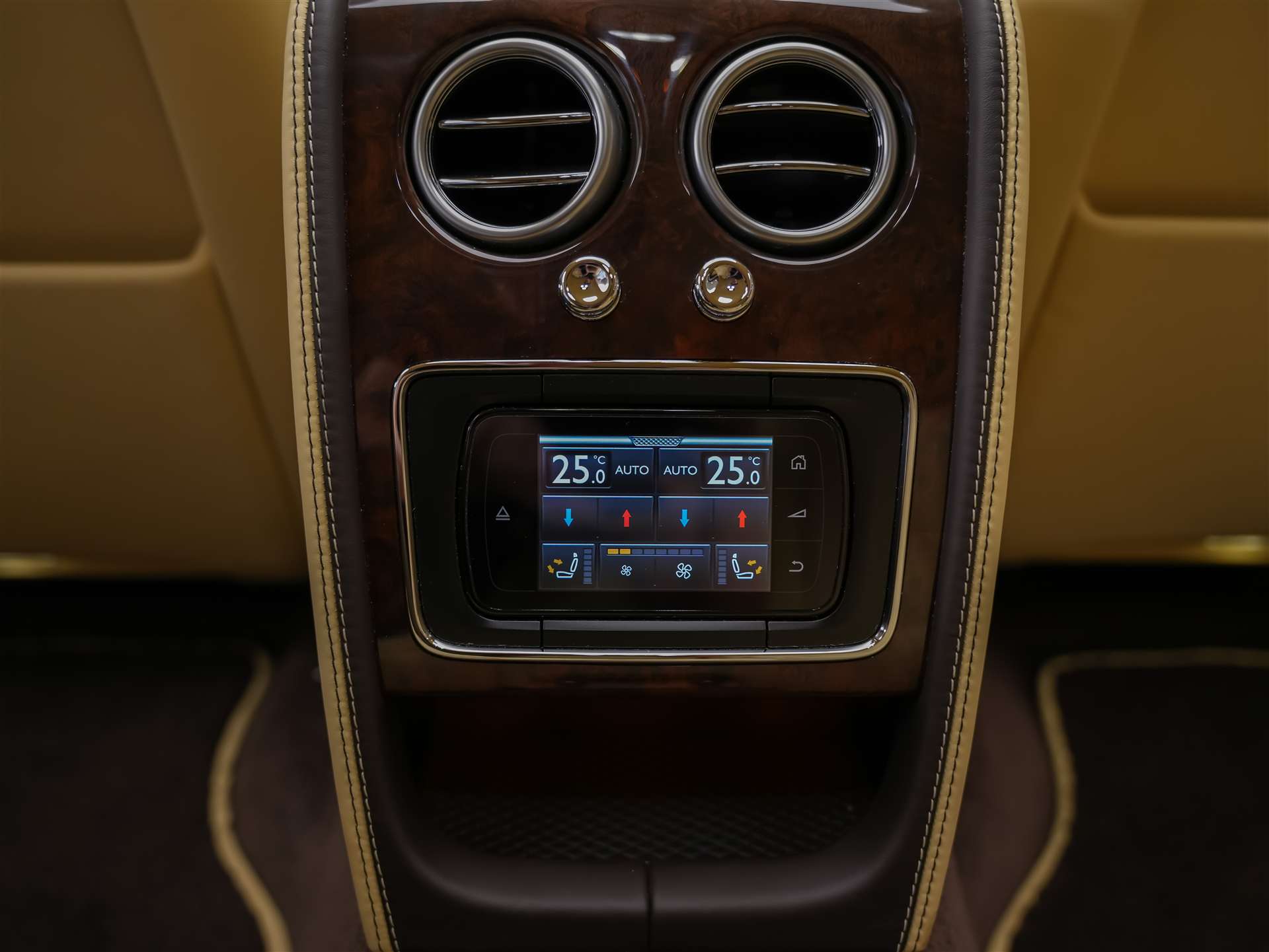 BENTLEY Flying Spur *Panorama*Massage*Sitzlüftung*-image-17