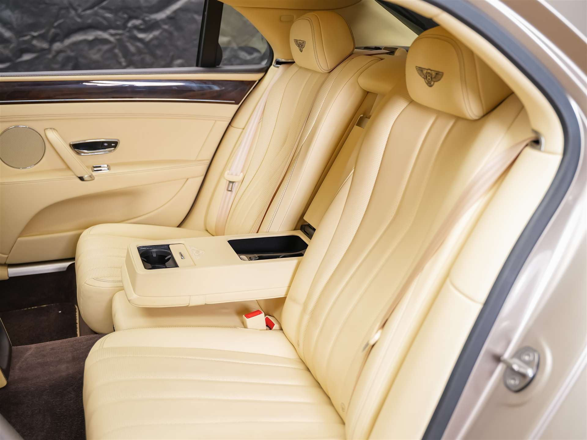 BENTLEY Flying Spur *Panorama*Massage*Sitzlüftung*-image-15
