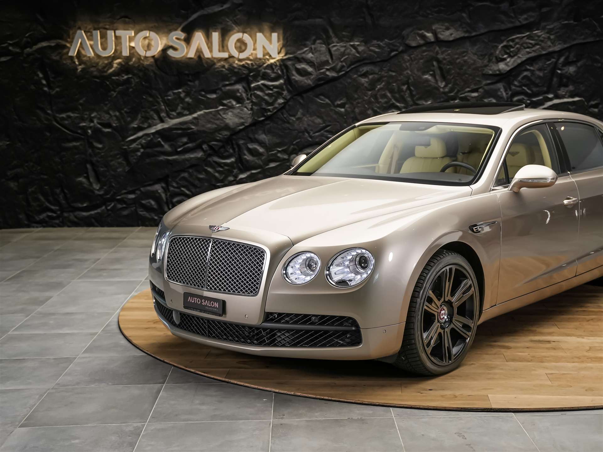 BENTLEY Flying Spur *Panorama*Massage*Sitzlüftung*-image-19
