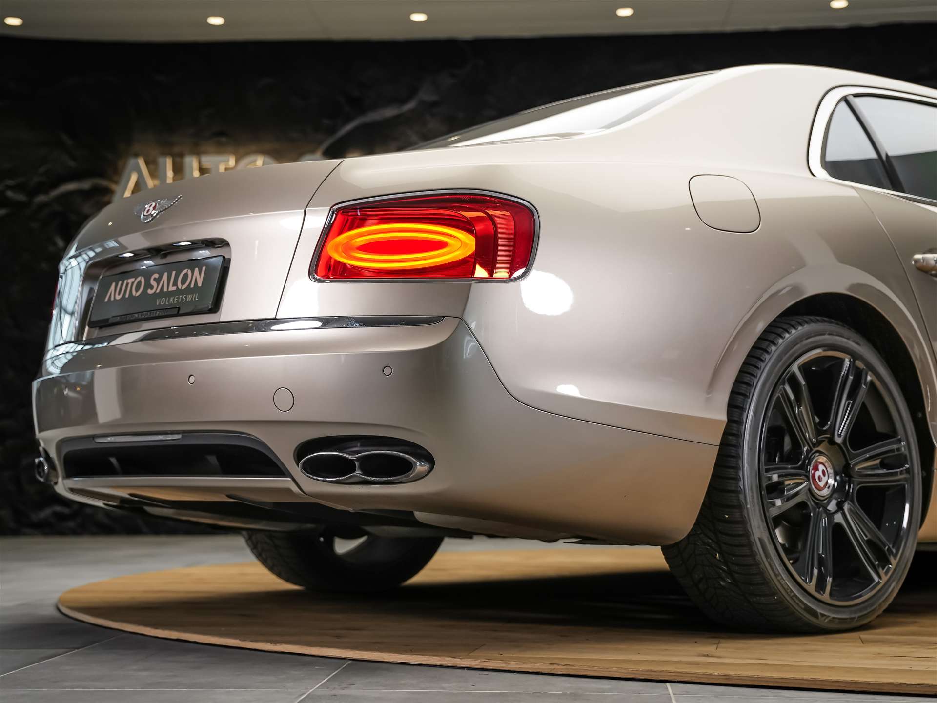 BENTLEY Flying Spur *Panorama*Massage*Sitzlüftung*-image-22