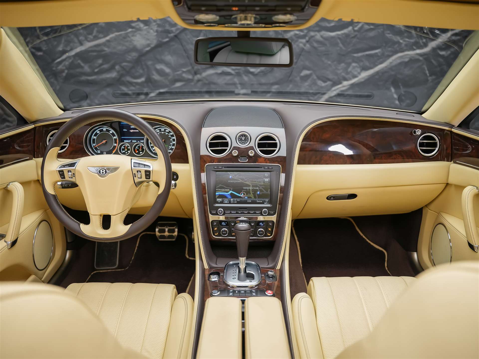 BENTLEY Flying Spur *Panorama*Massage*Sitzlüftung*-image-24