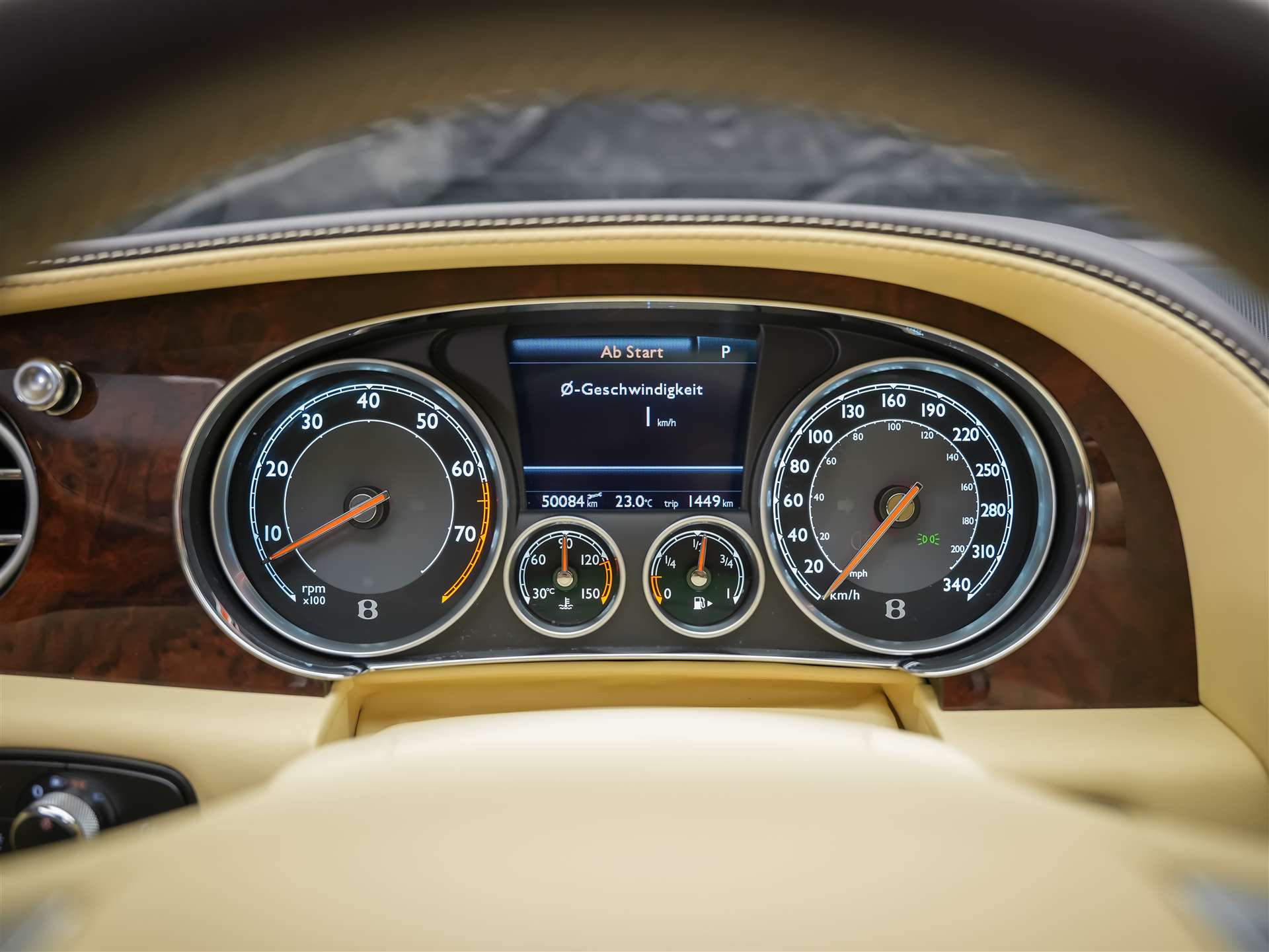 BENTLEY Flying Spur *Panorama*Massage*Sitzlüftung*-image-40