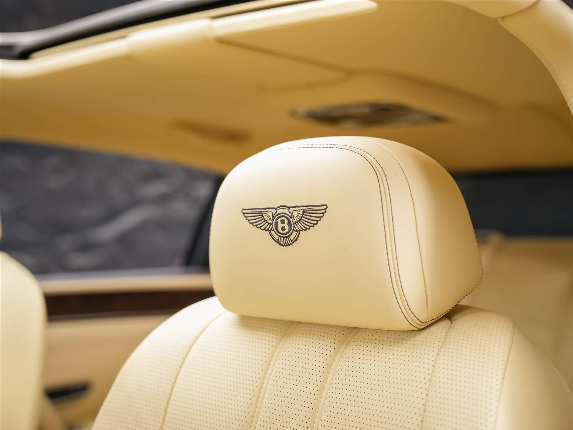 BENTLEY Flying Spur *Panorama*Massage*Sitzlüftung*-image-10