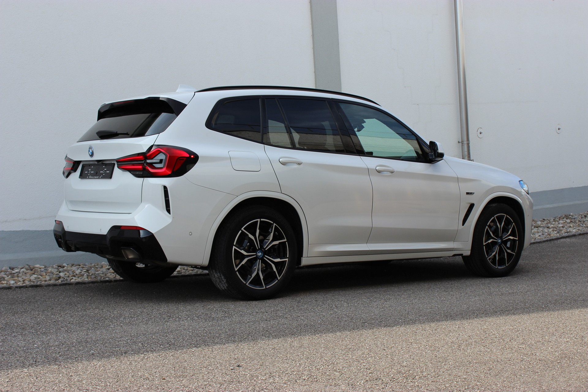 BMW X3 xDrive 30e M Sport-showroom-element-2