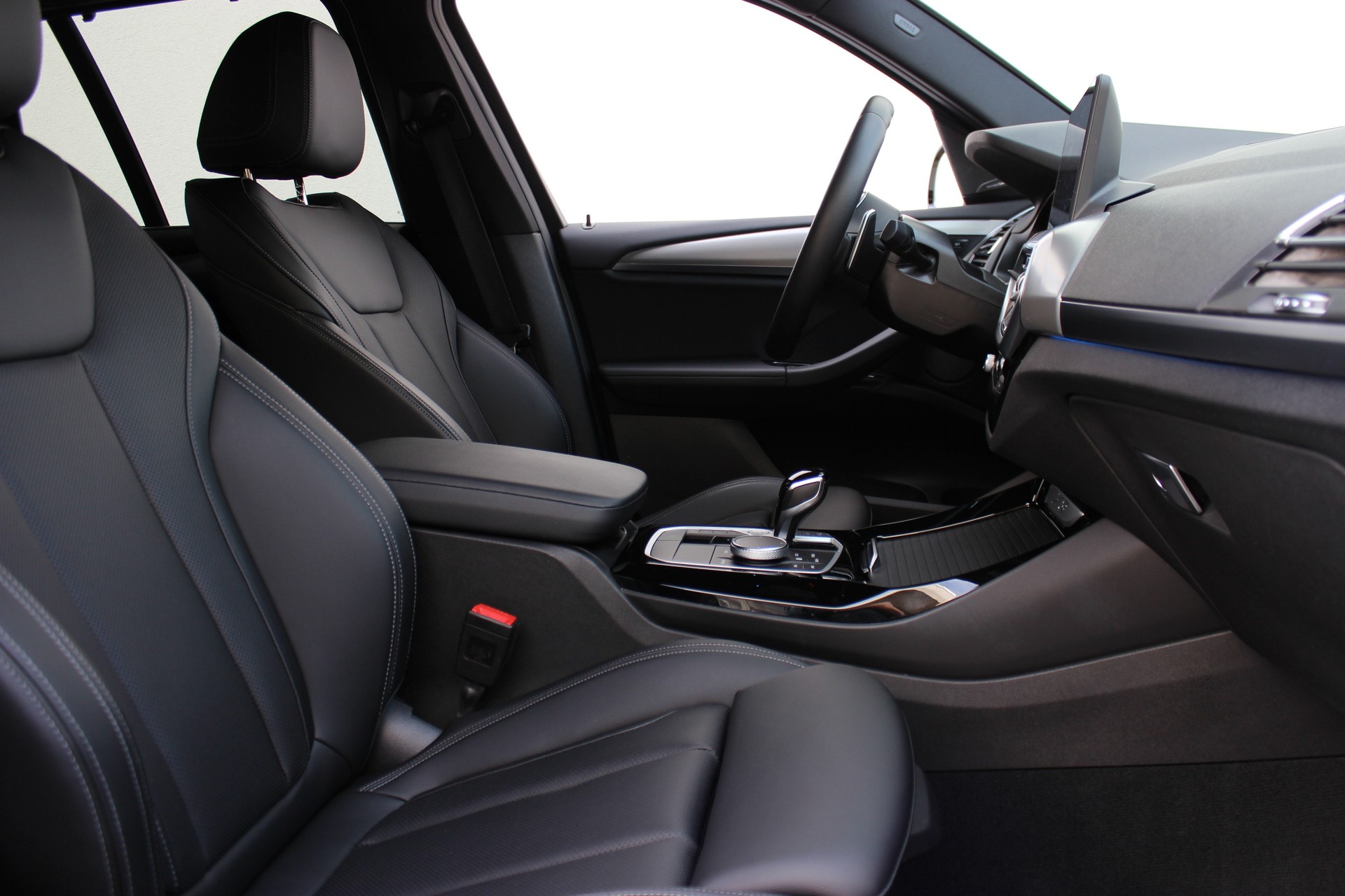 BMW X3 xDrive 30e M Sport-showroom-element-3