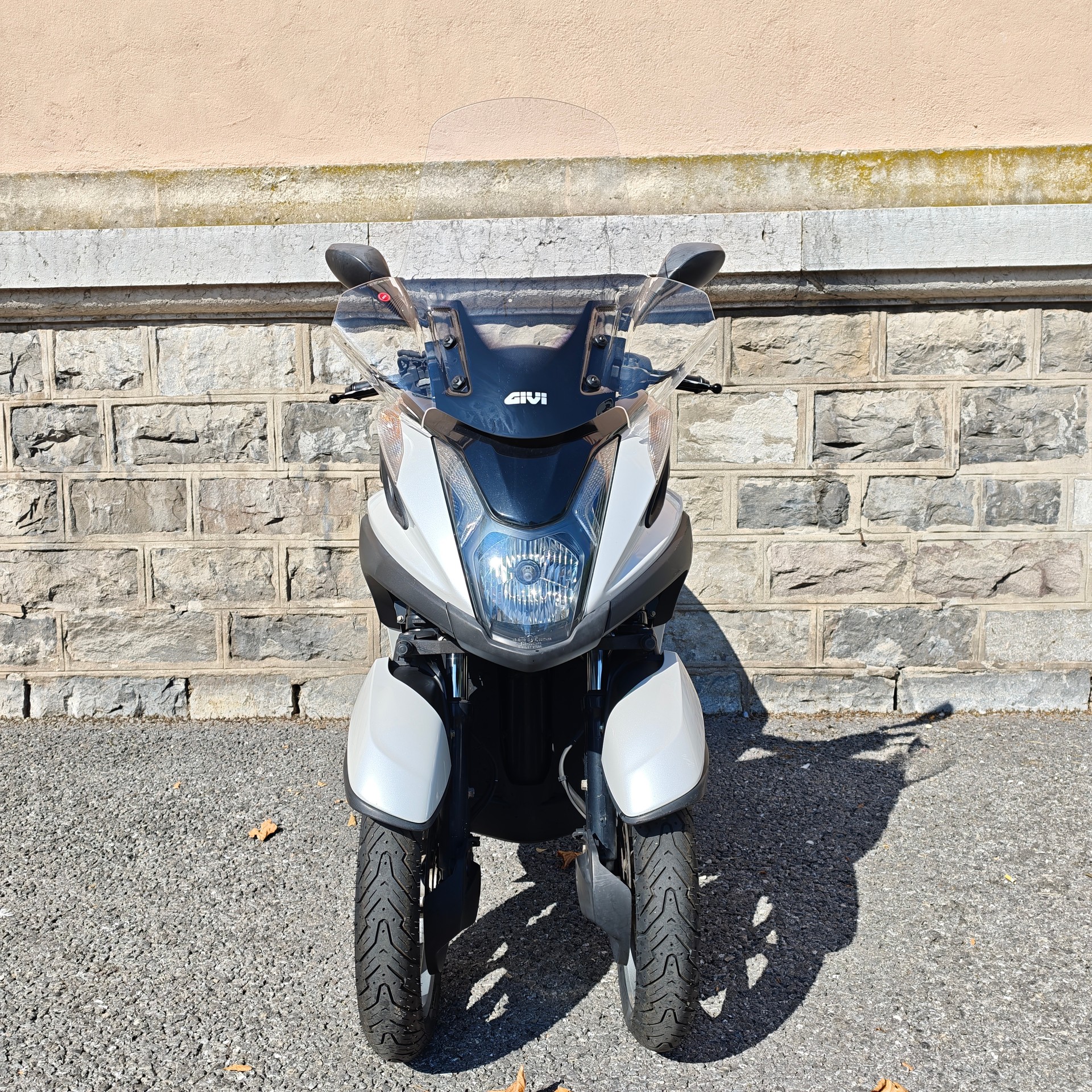 YAMAHA Tricity MW 125 UBS-showroom-element-1