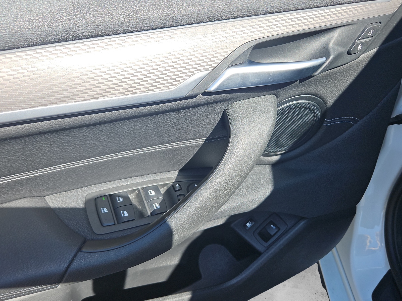 BMW X2 25e xDrive-image-8